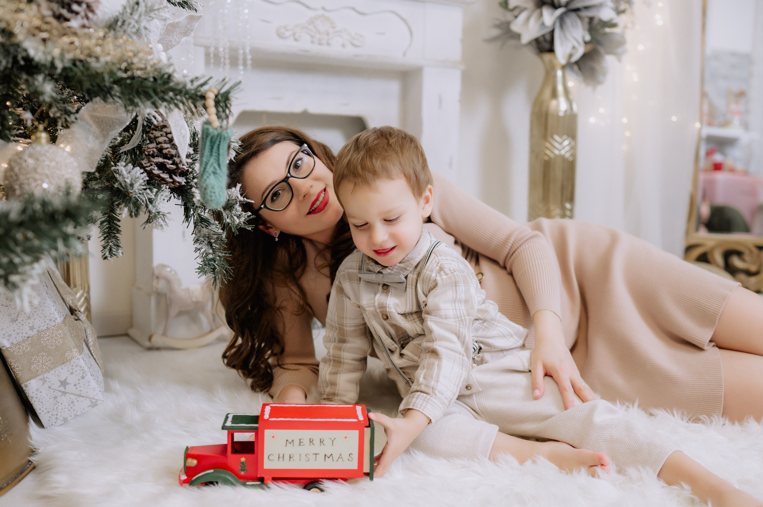 Sedinta foto craciun. Proud Vision Weddings | Wedding Photography & Film — Servicii profesionale Foto Video Nunta Iasi