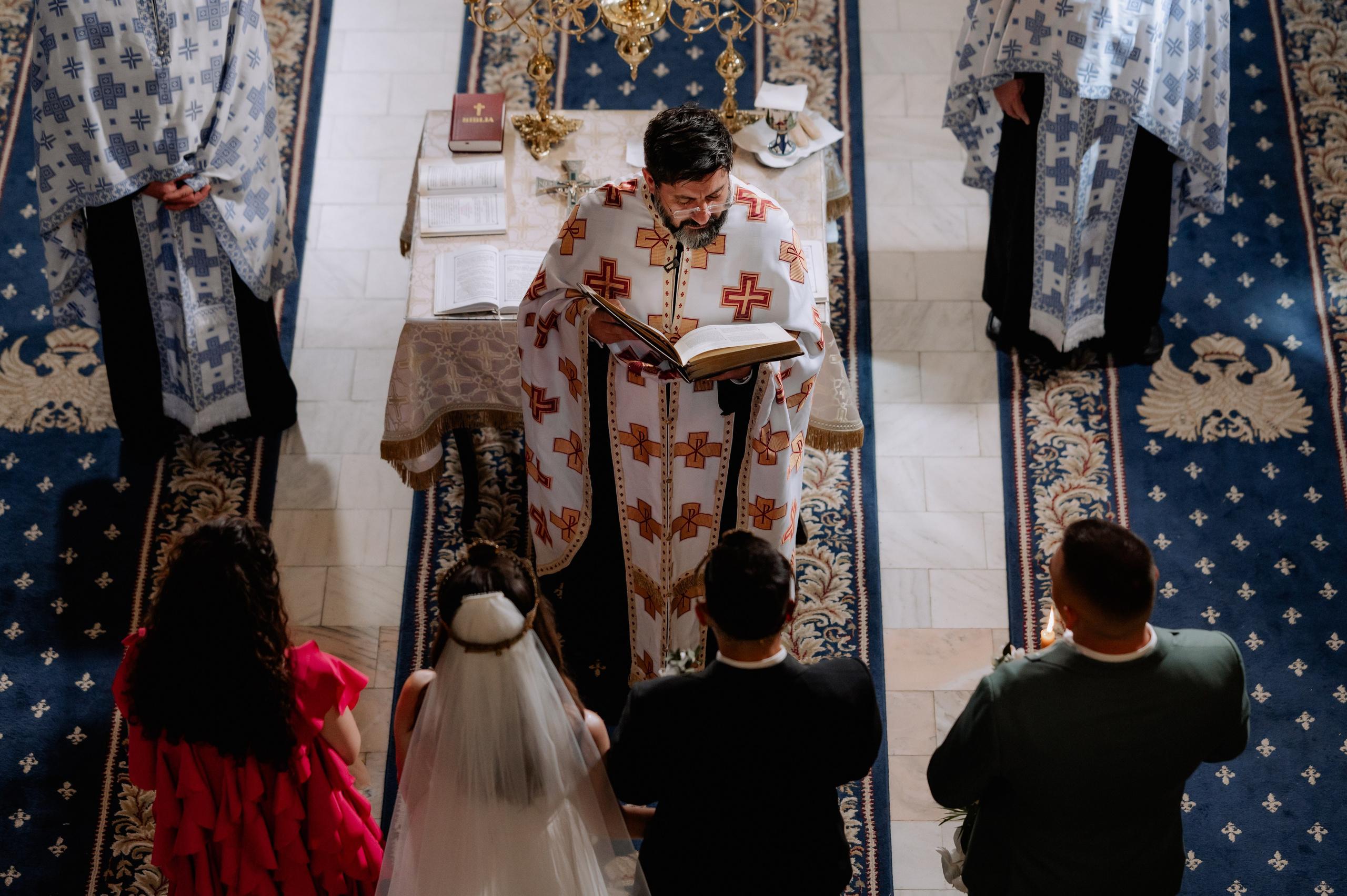 Cununie civila in aer liber , artificii de zi colorate , decor nunta , nunta la Hotel Traian. Proud Vision Weddings | Wedding Photography & Film — Servicii profesionale Foto Video Nunta Iasi