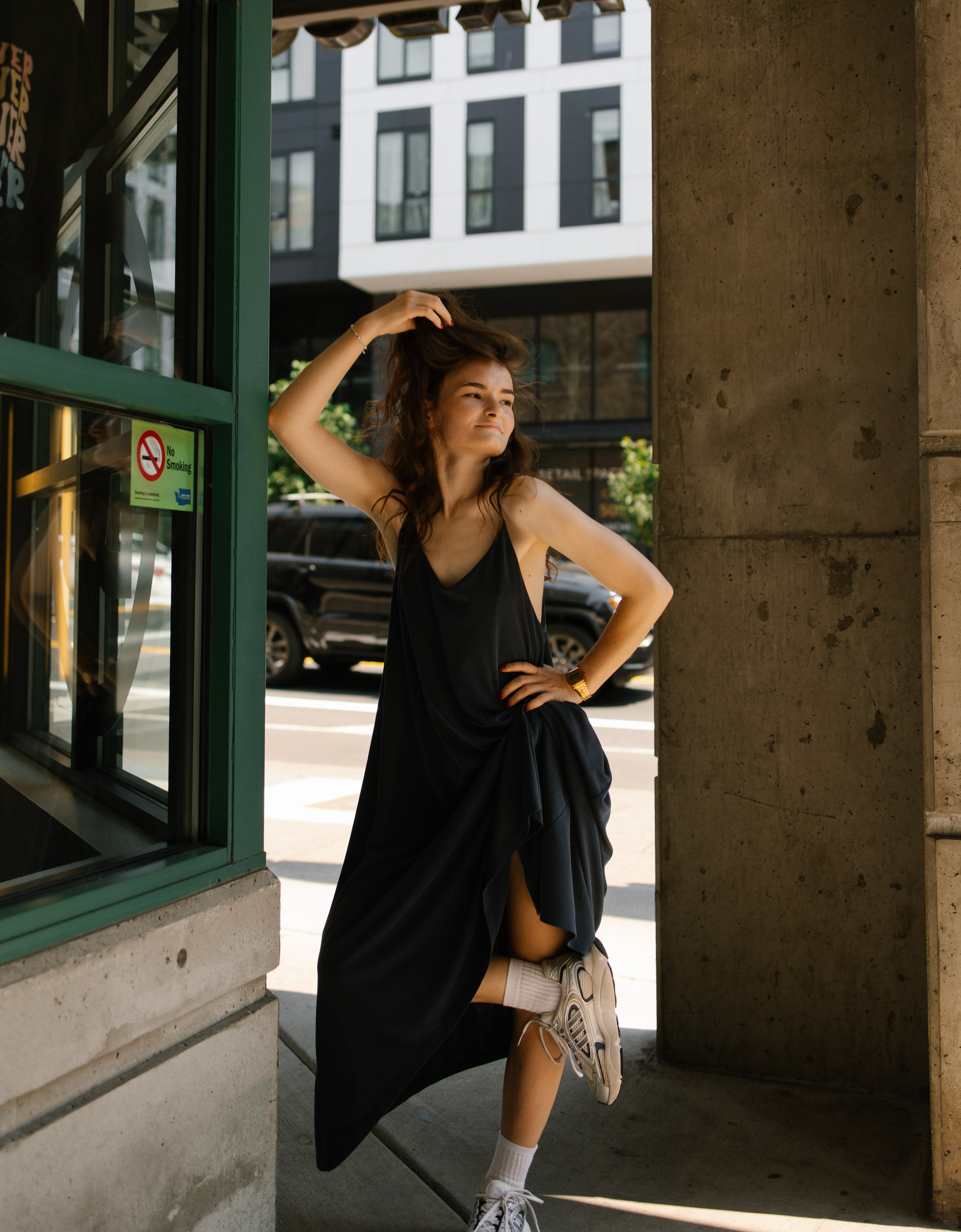 In the Quiet of City Chaos. Family photographer Oregon — Washington