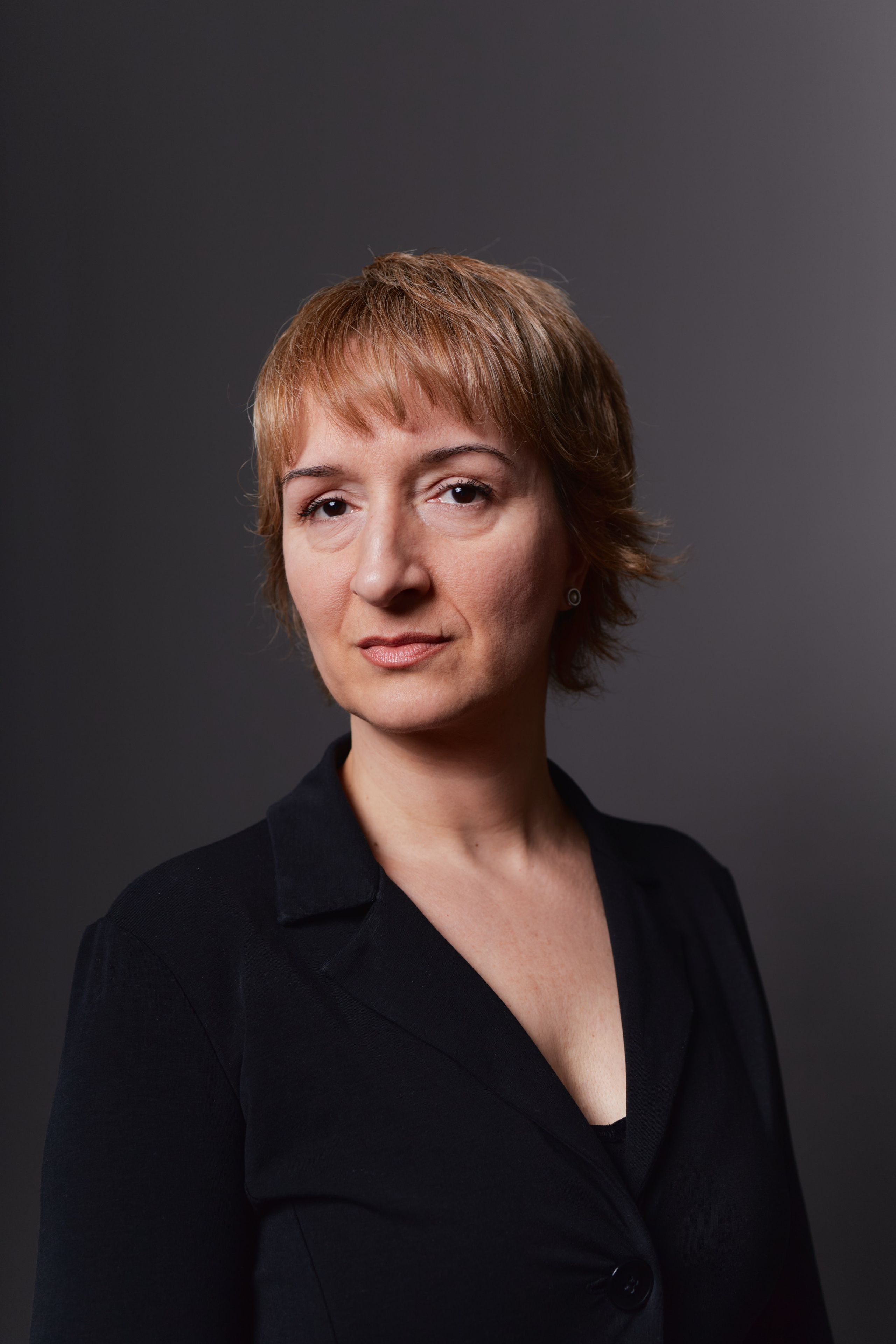 Jelena Bjelica | Портретная съёмка в Нови-Саде и Белграде | Бизнес-портреты для сайта. Анастасия Еремина | Фотограф в Сербии | Персональные и бизнес-фотосессии в Белграде и Нови Саде