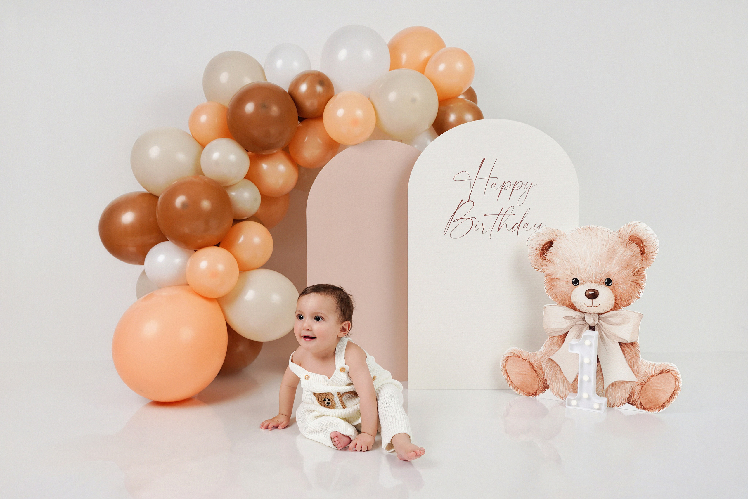 Fotografin für Kindershooting und CakeSmash in Augsburg. Neugeborenenfotografin und Retoucher in Augsburg Nastassia Schneider