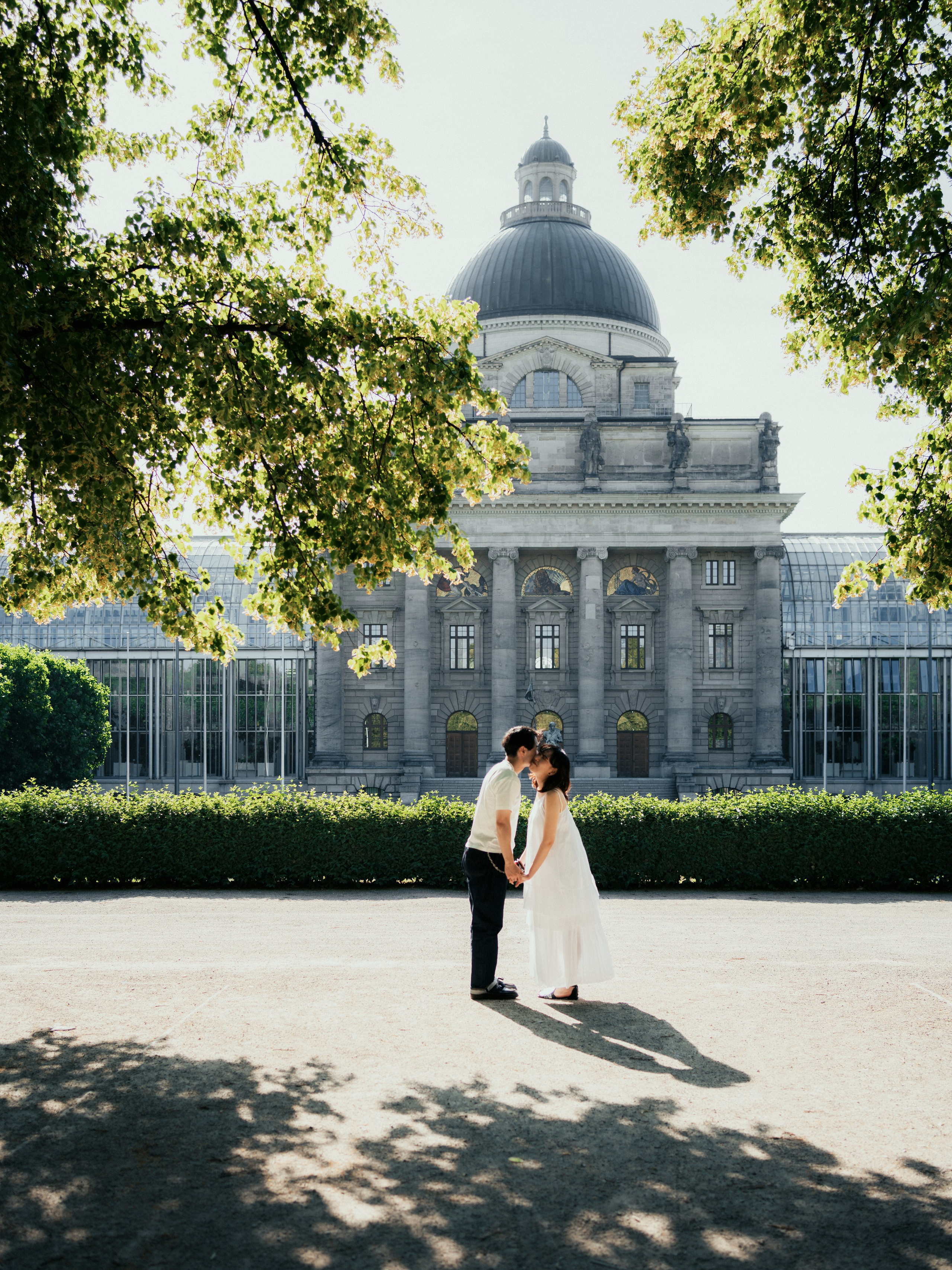 Honeymoon walk. Portrait Lifestyle Photographer in Munich — Polina Cherkasova