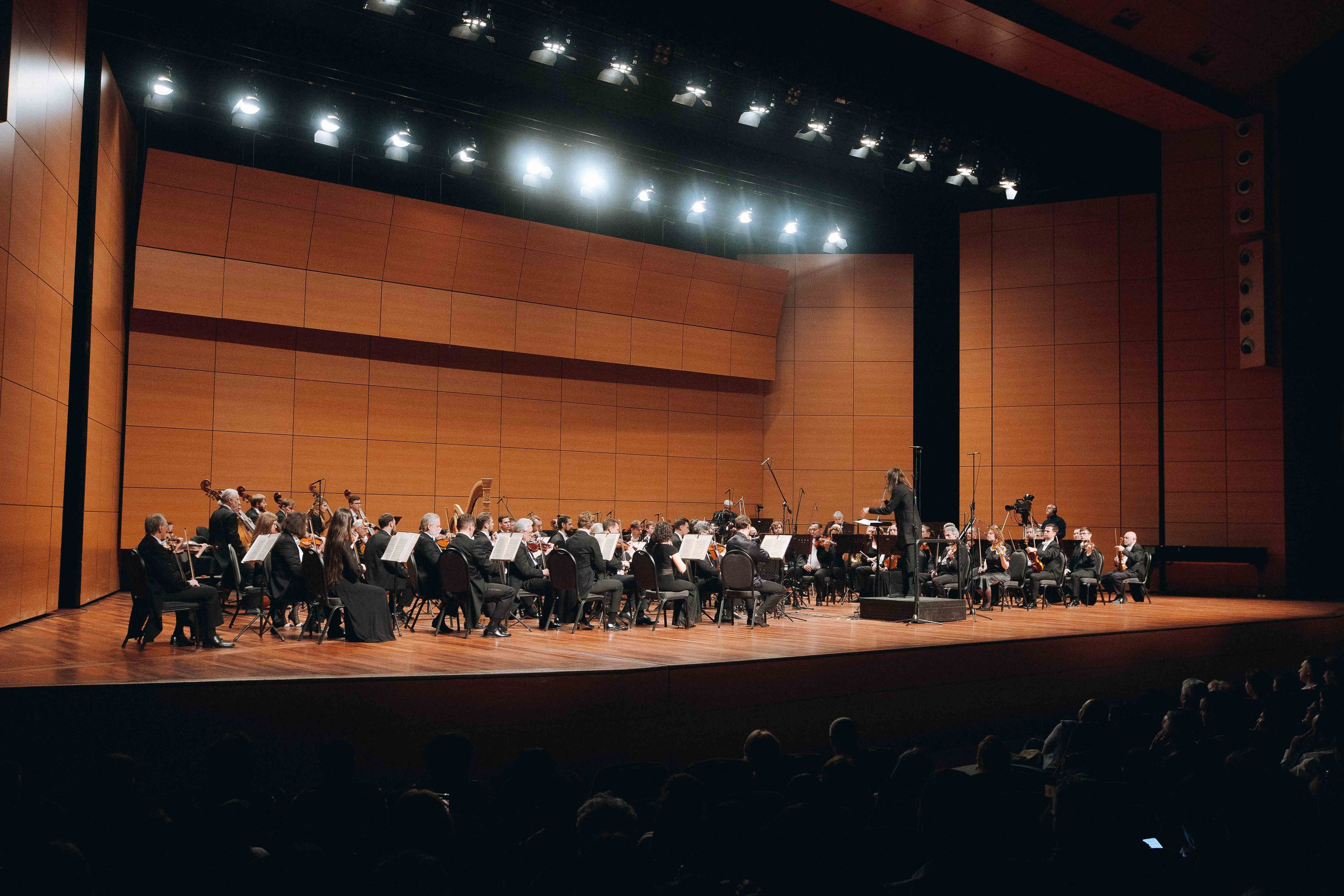 The Tchaikovsky Academic Grand Symphony Orchestra in Istanbul. Wedding&Event photographer Ismail Rzayev in Baku