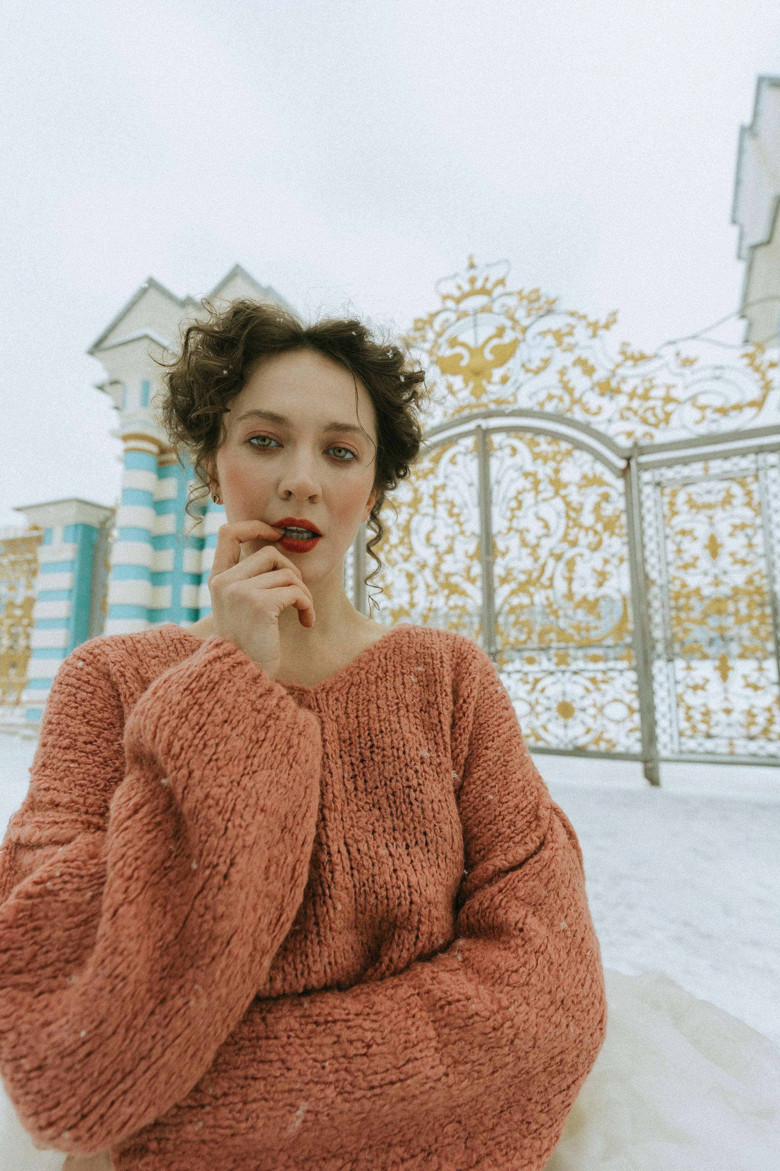 ДЕКАБРИСТКИ. Стрит-фотография, полная абсурда, идиотизма и красоты