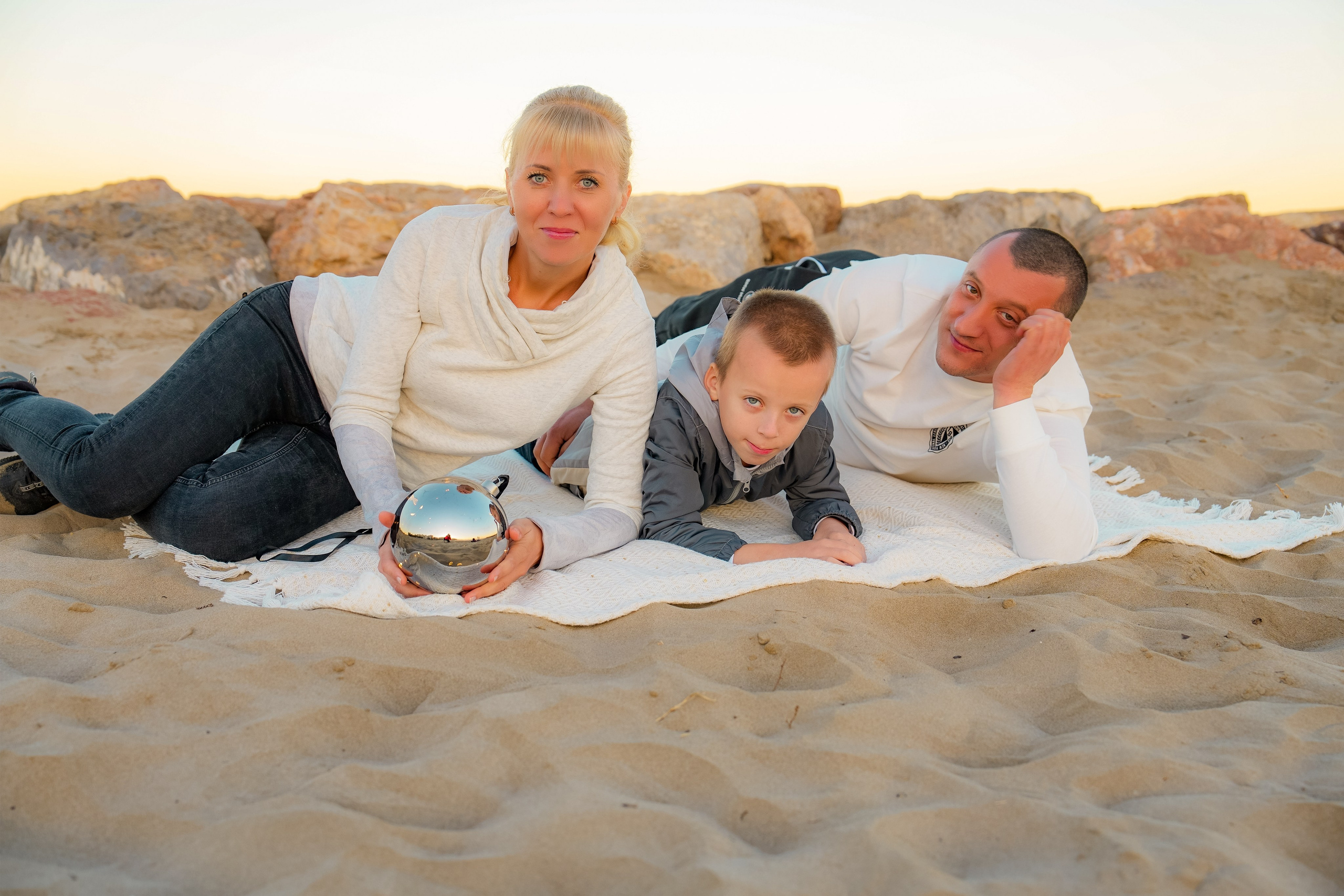 VIKA Y FAMILIA. Fotógrafa Olena Petryk. Realizo sesiones de fotos en Puerto de Sagunto