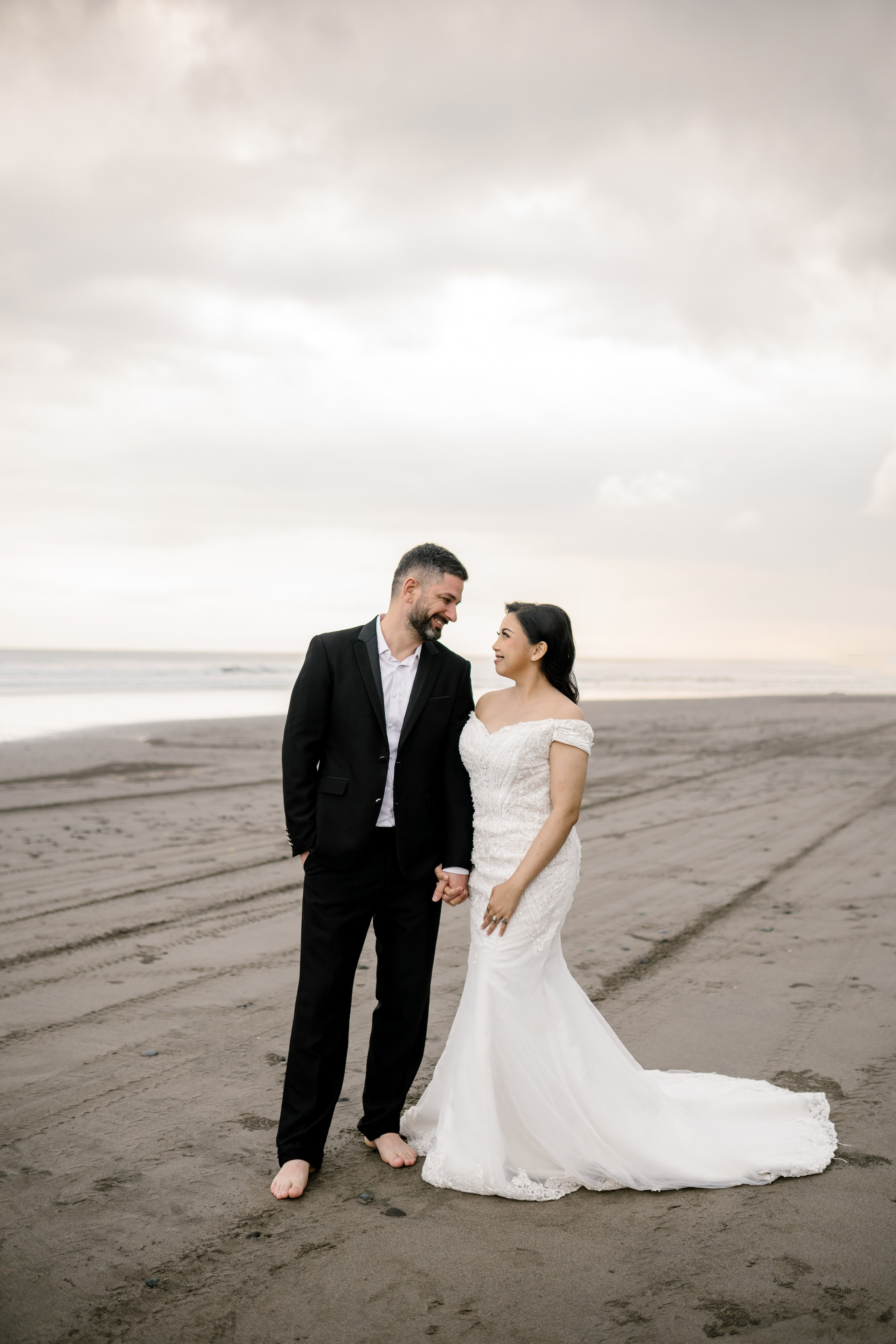 Honeymoon Photoshoot in Bali. Female Photographer in Bali