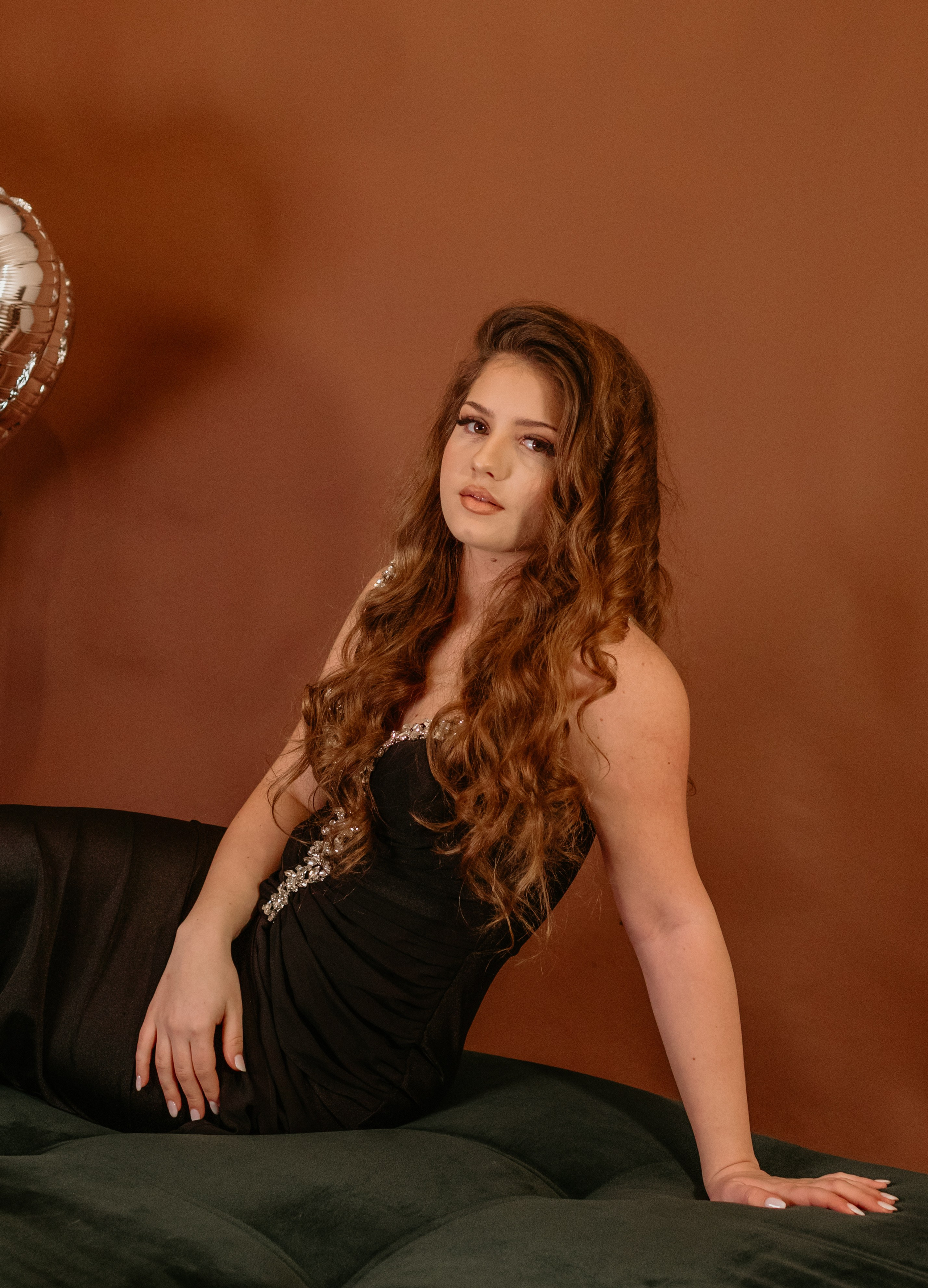 Beatrice. Wedding & couple photographer from Romania Rut Vetan