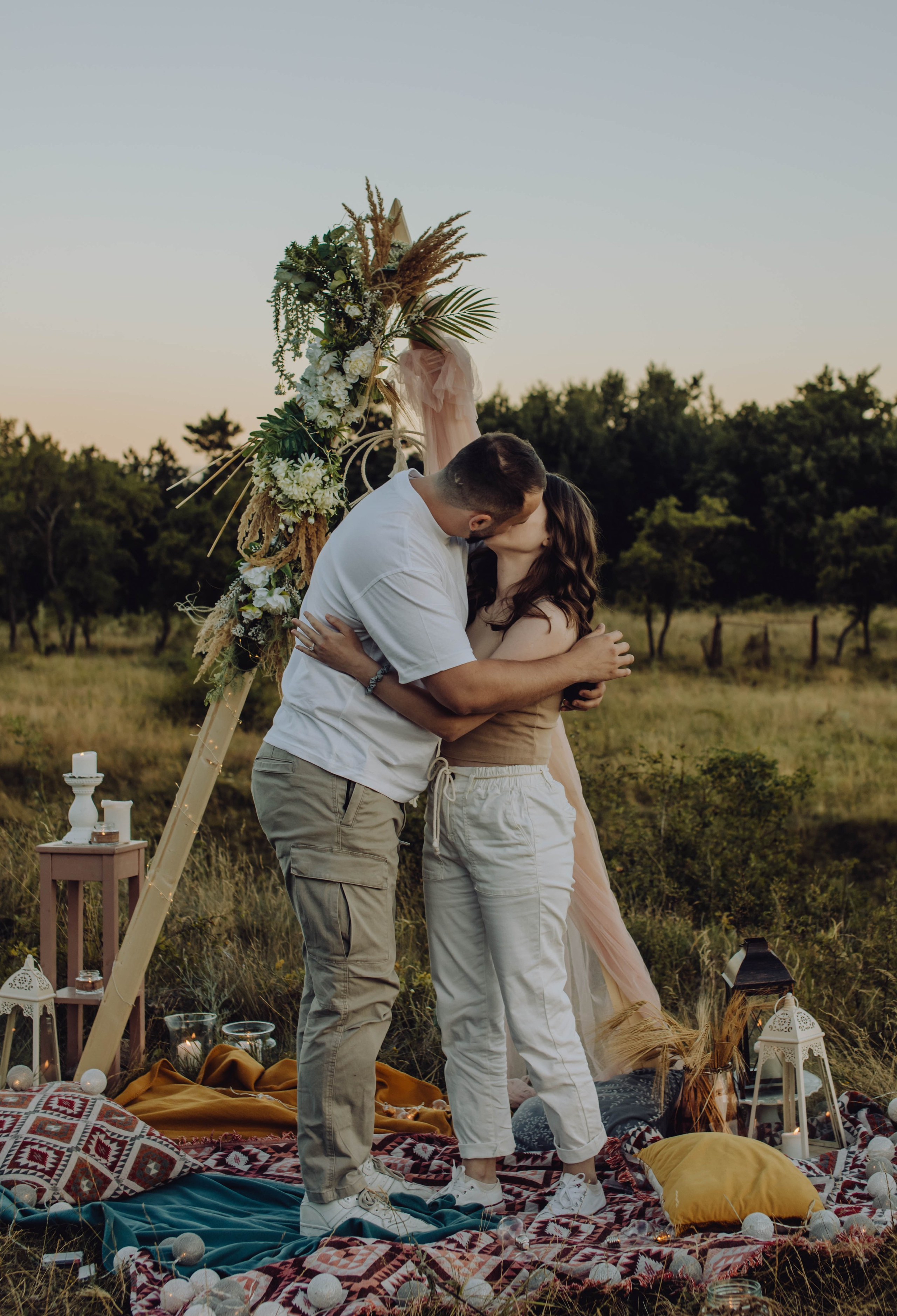 Gabi & Theoni. Wedding & couple photographer from Romania Rut Vetan