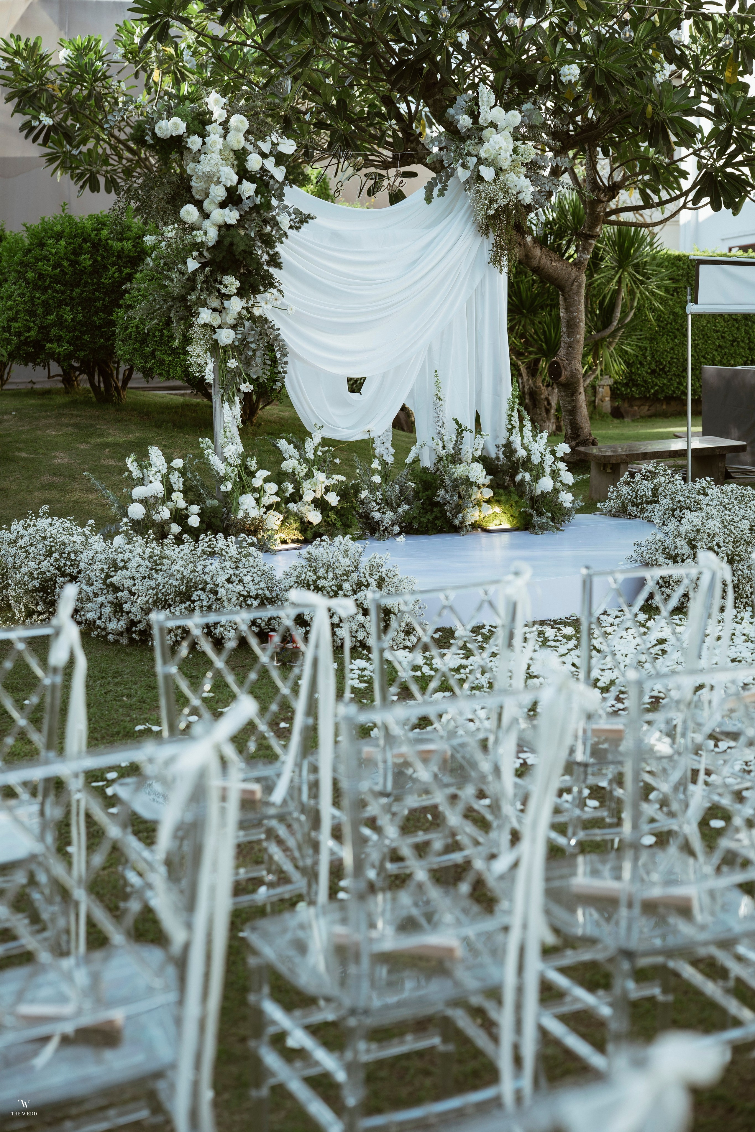 ALEX & NICOLE. WEDDING PHOTOGRAPHER IN VIETNAM