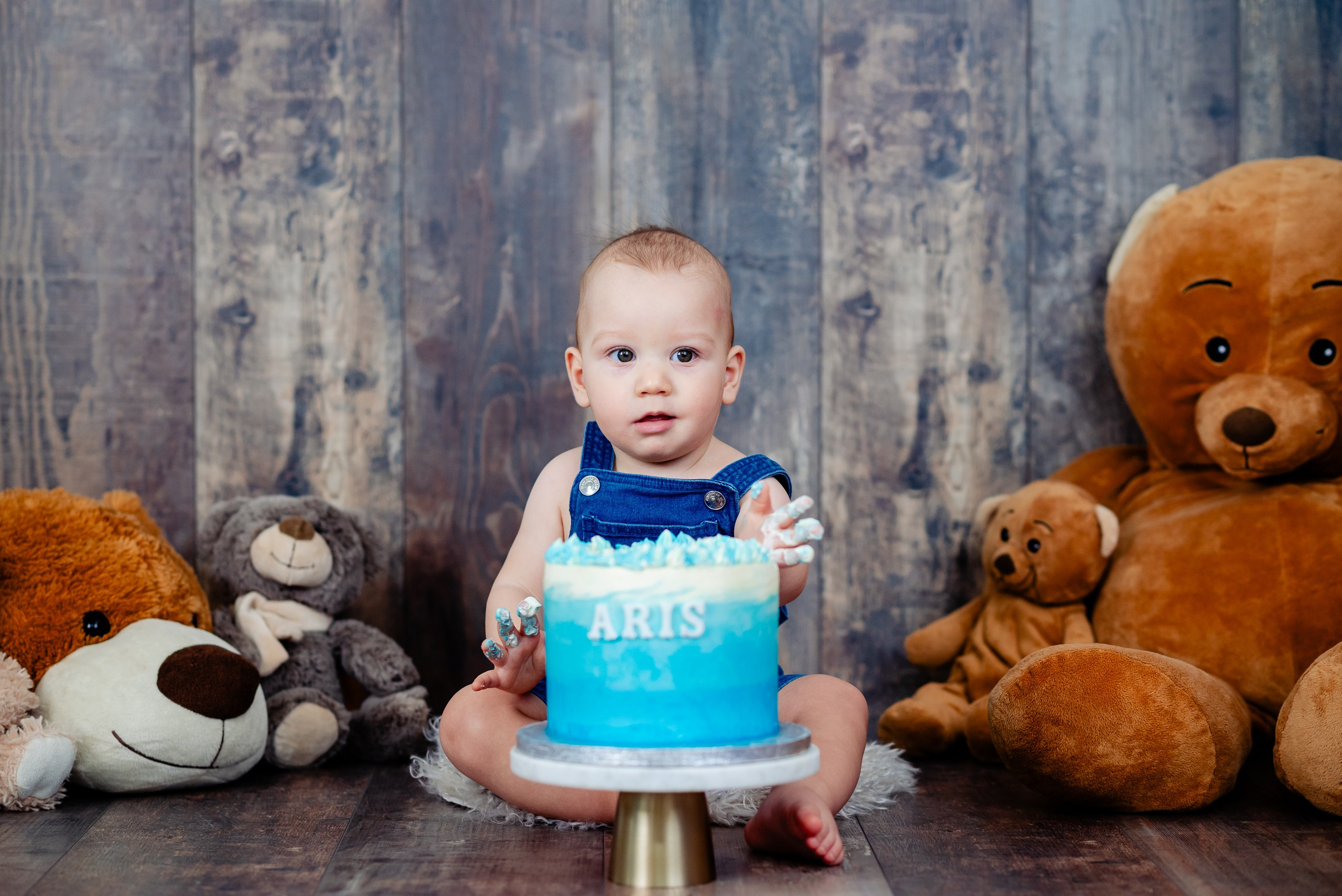 Smash the cake — Aris. The Unseen by Giani Maftei