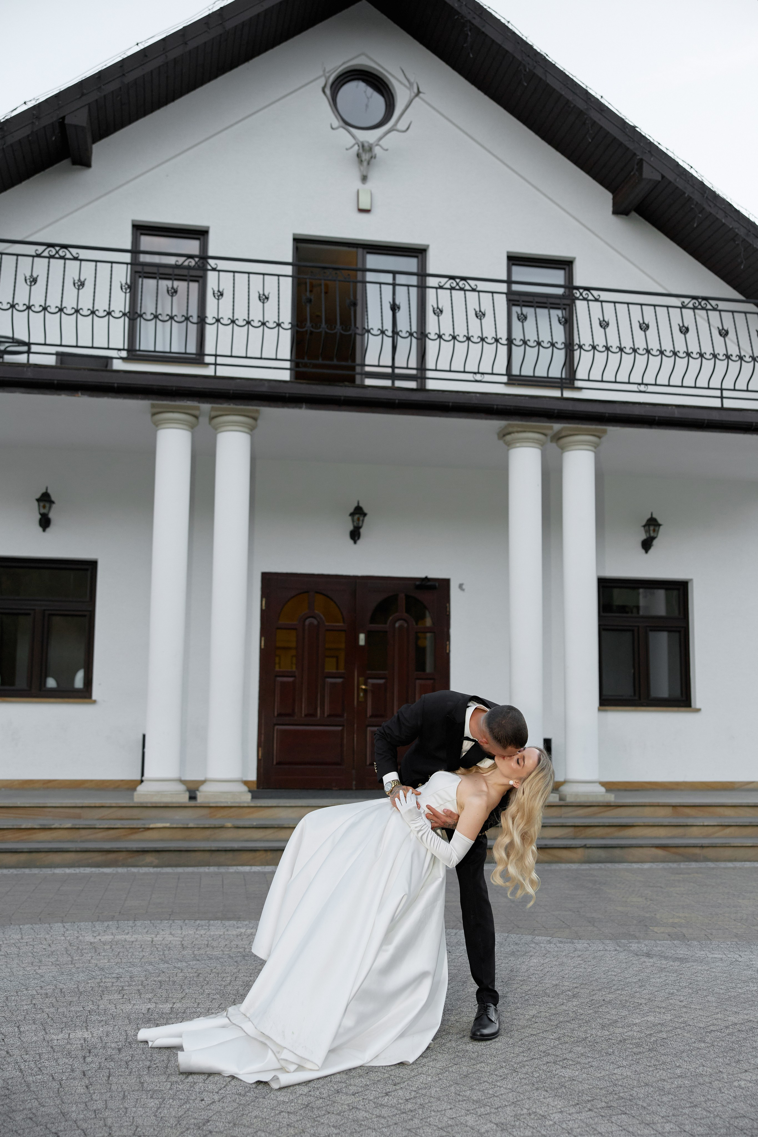 Natalia & Roman. Dworek przy lesie. Fotograf ślubny i rodzinny w Krakowie Yana Klymova
