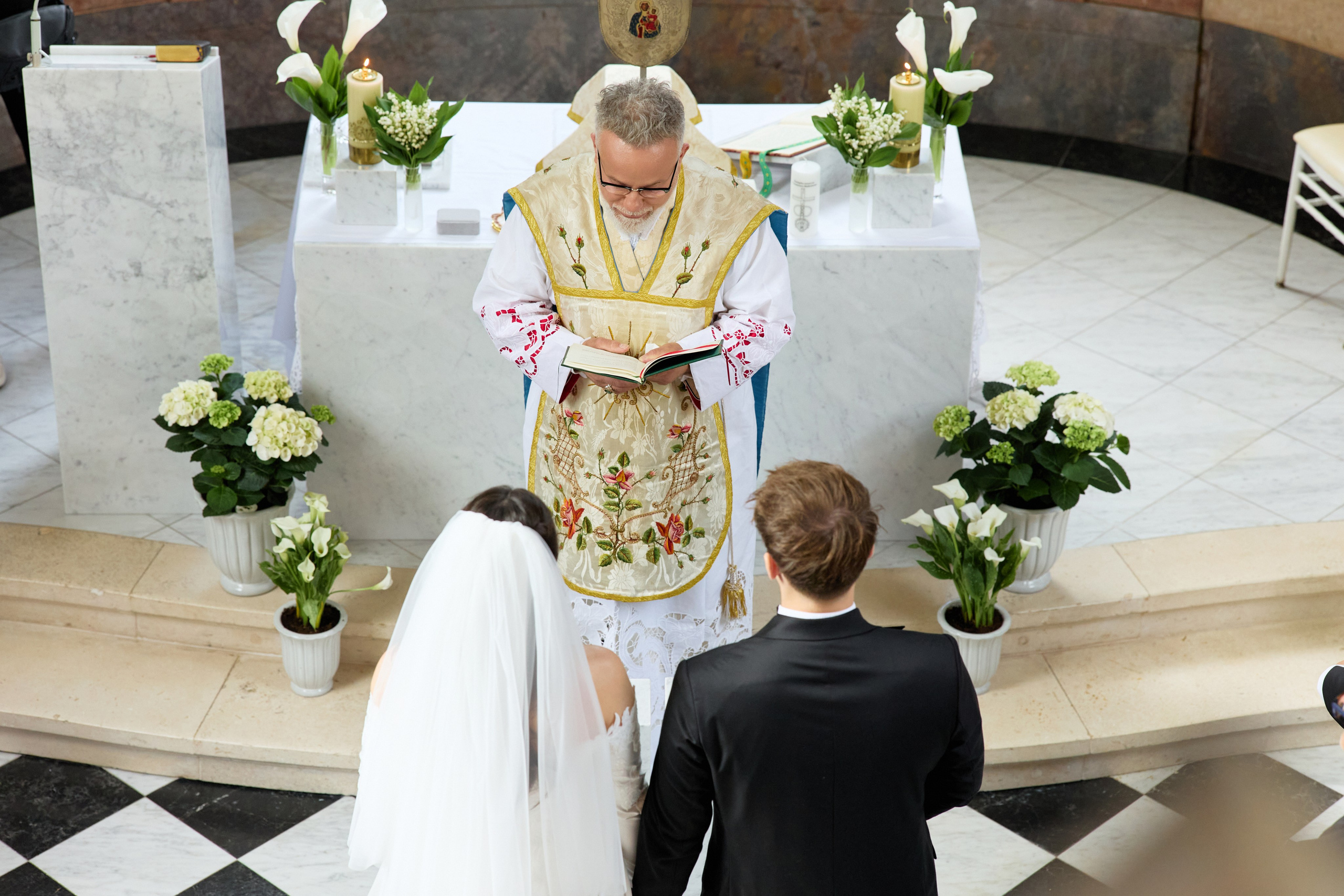 Wiktoria & Kacper. Pałac Goetz. Fotograf ślubny i rodzinny w Krakowie Yana Klymova