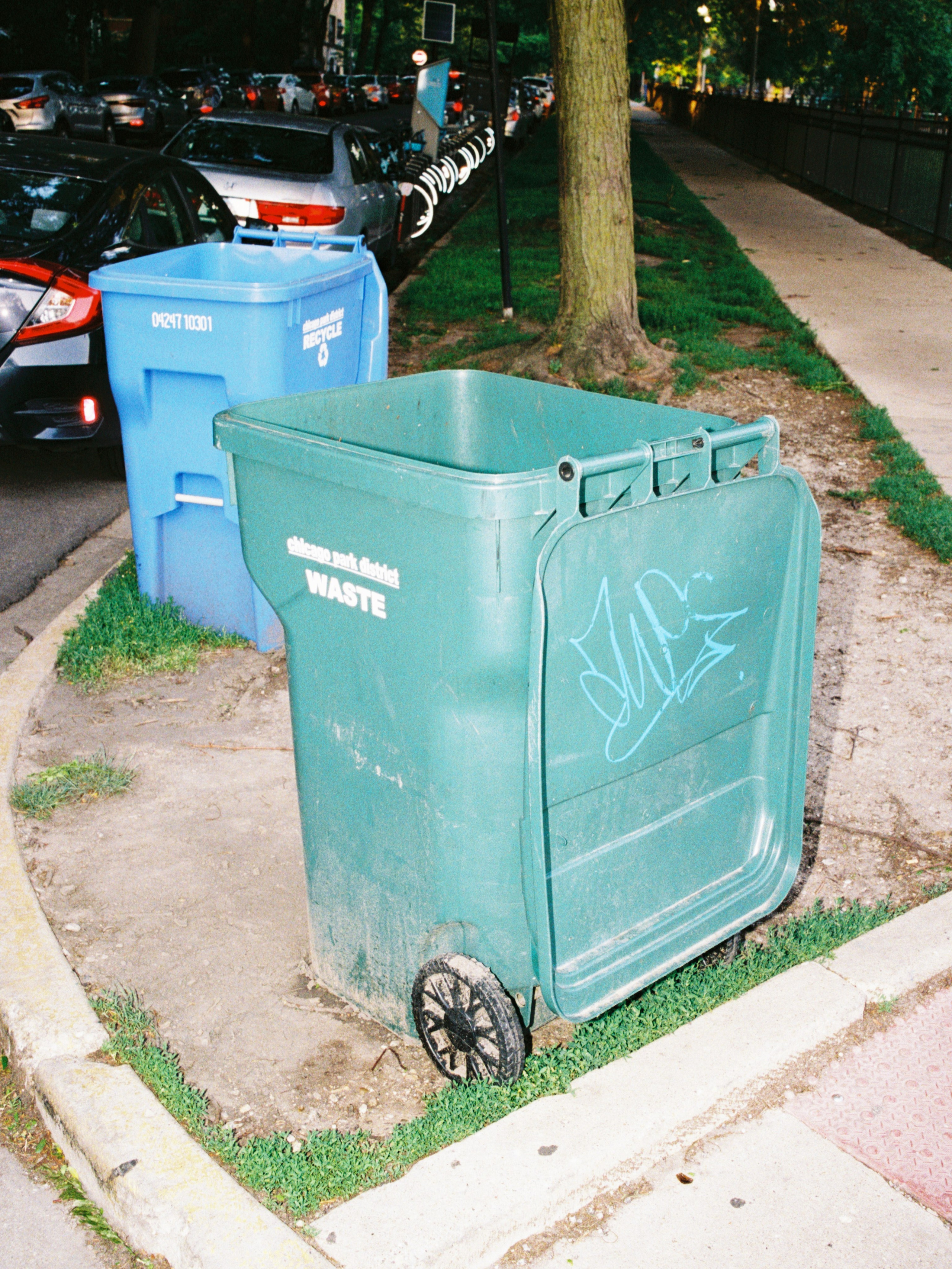 STREET AND LIFESTYLE. 35mm Photography by Brad Zgonena based in Chicago, IL