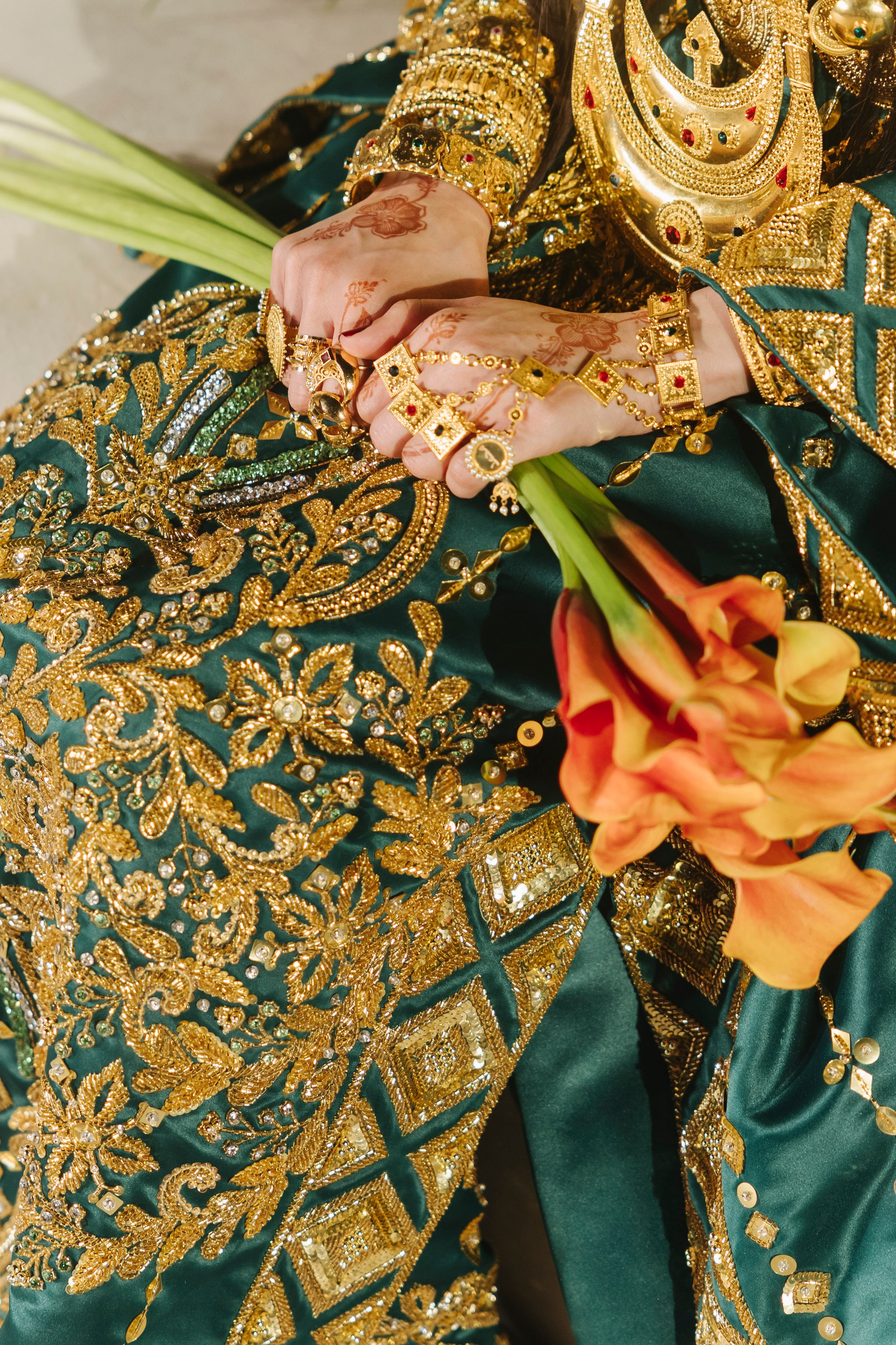 Meera Henna. Wedding, Maternity & Family Photographer in Dubai, UAE & Worldwide