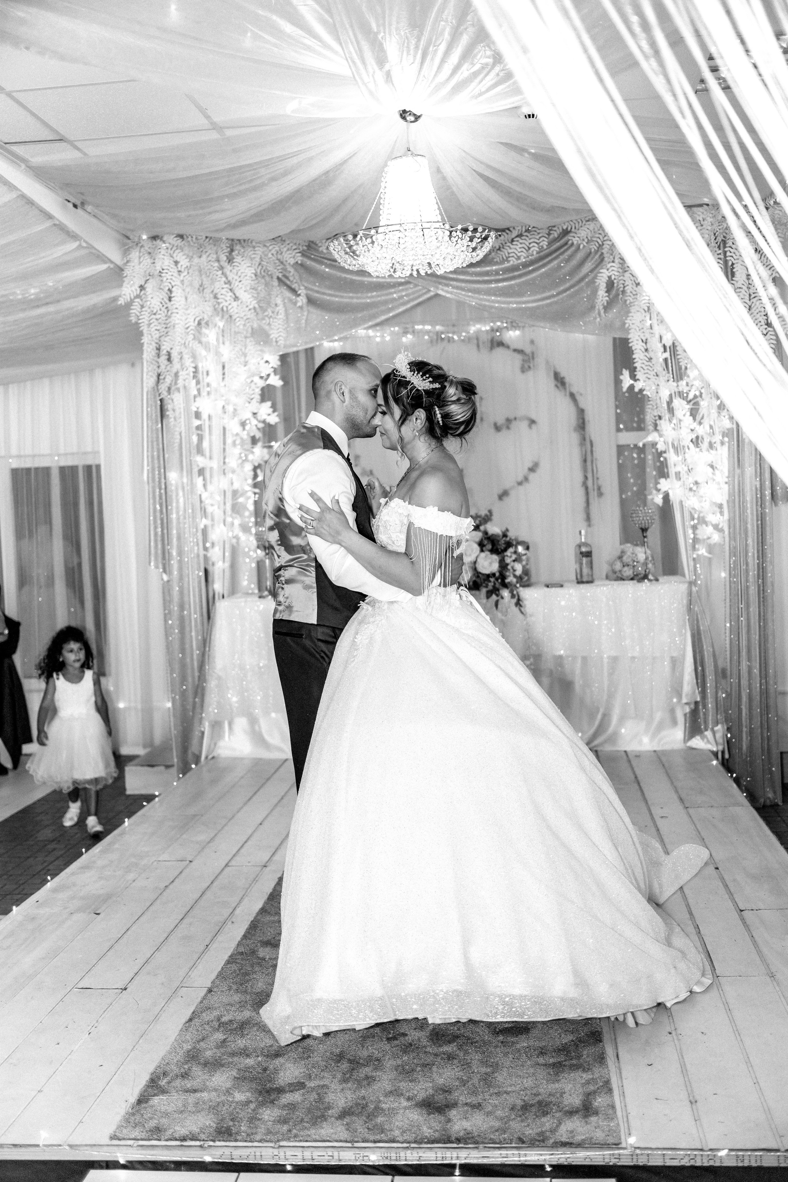 Pavel & Yveta. Svatební fotograf a kameraman v Česku a po celé Evropě — Teplice, Ústí nad Labem, Praha, Drážďany