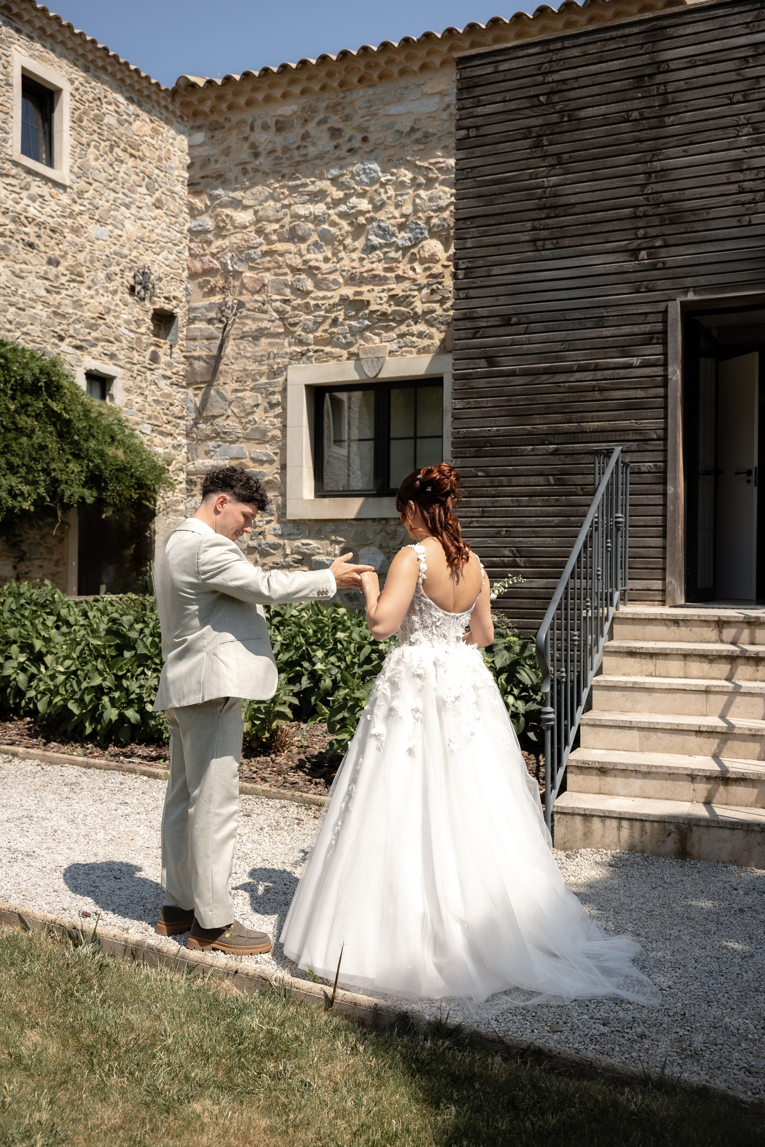 Modern Château Wedding in Occitanie — Domaine de Merlac. Eugénie Smirnova — Wedding & Elopement Photographer in Southwest France
