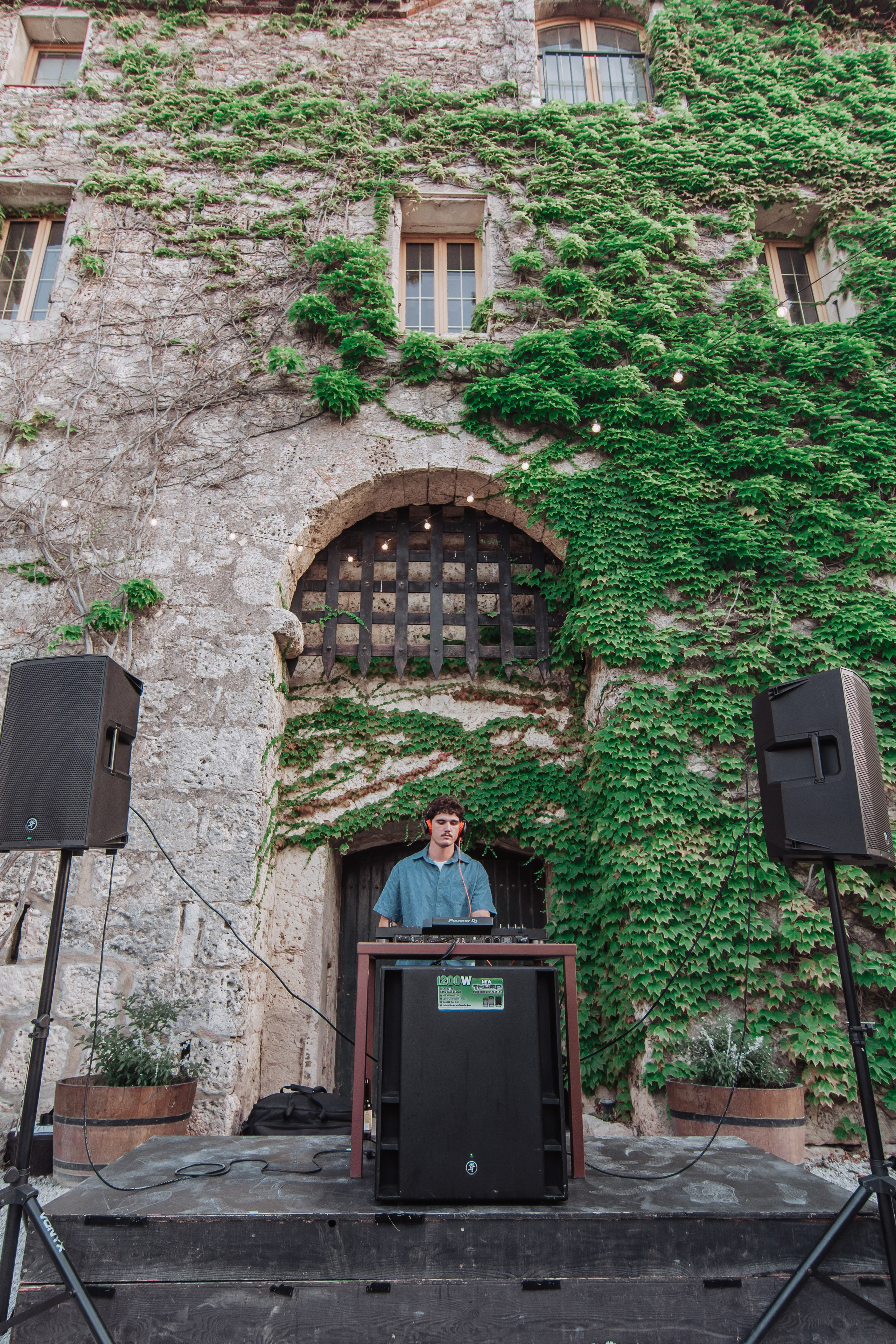 Reportage de fête au Château Prat de Cest. Professional Photographer in France | Poitiers, Tours & Châtellerault | Portrait, Family, Corporate & Wedding Photography