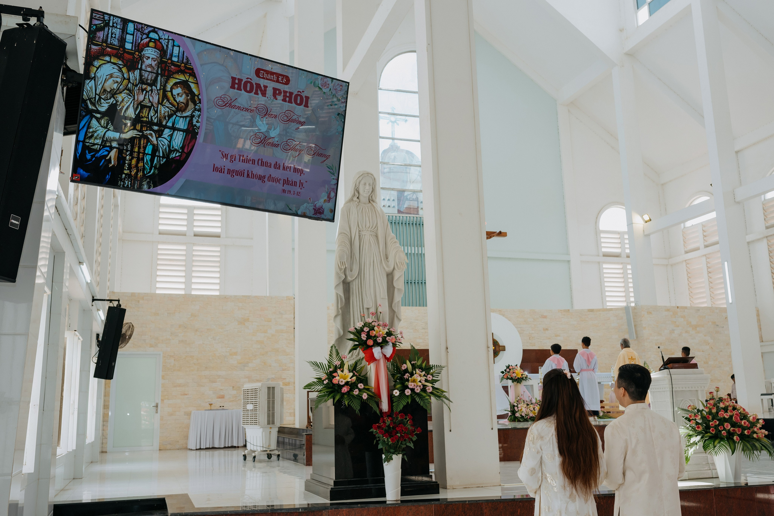 Church Wedding / TRANG & TUONG. Saigon Wedding Present | Art Beyond Moments