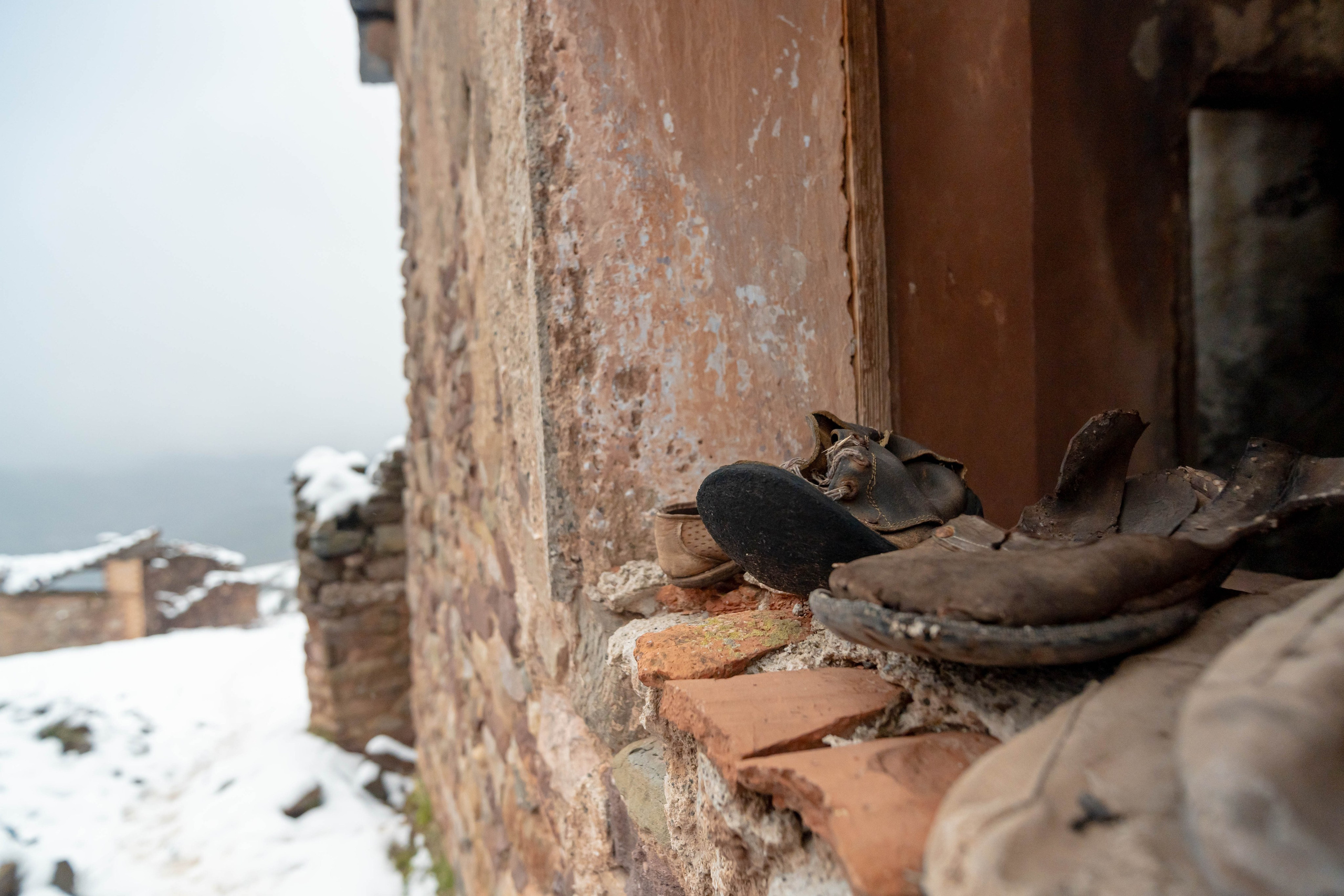 Pueblo abandonado de Montsor nevado. Alba del Norte Studio
