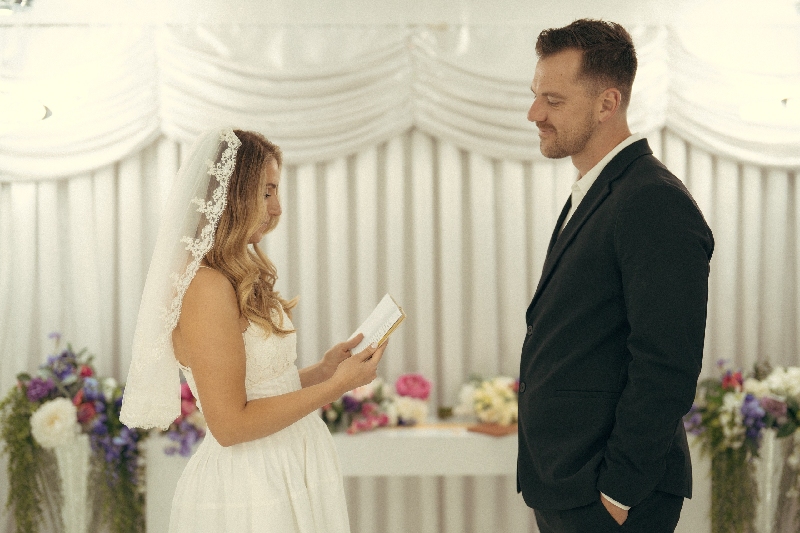 Isabela&Sean. Wedding & elopement photographer Viktoriya Kravtsov. Las Vegas