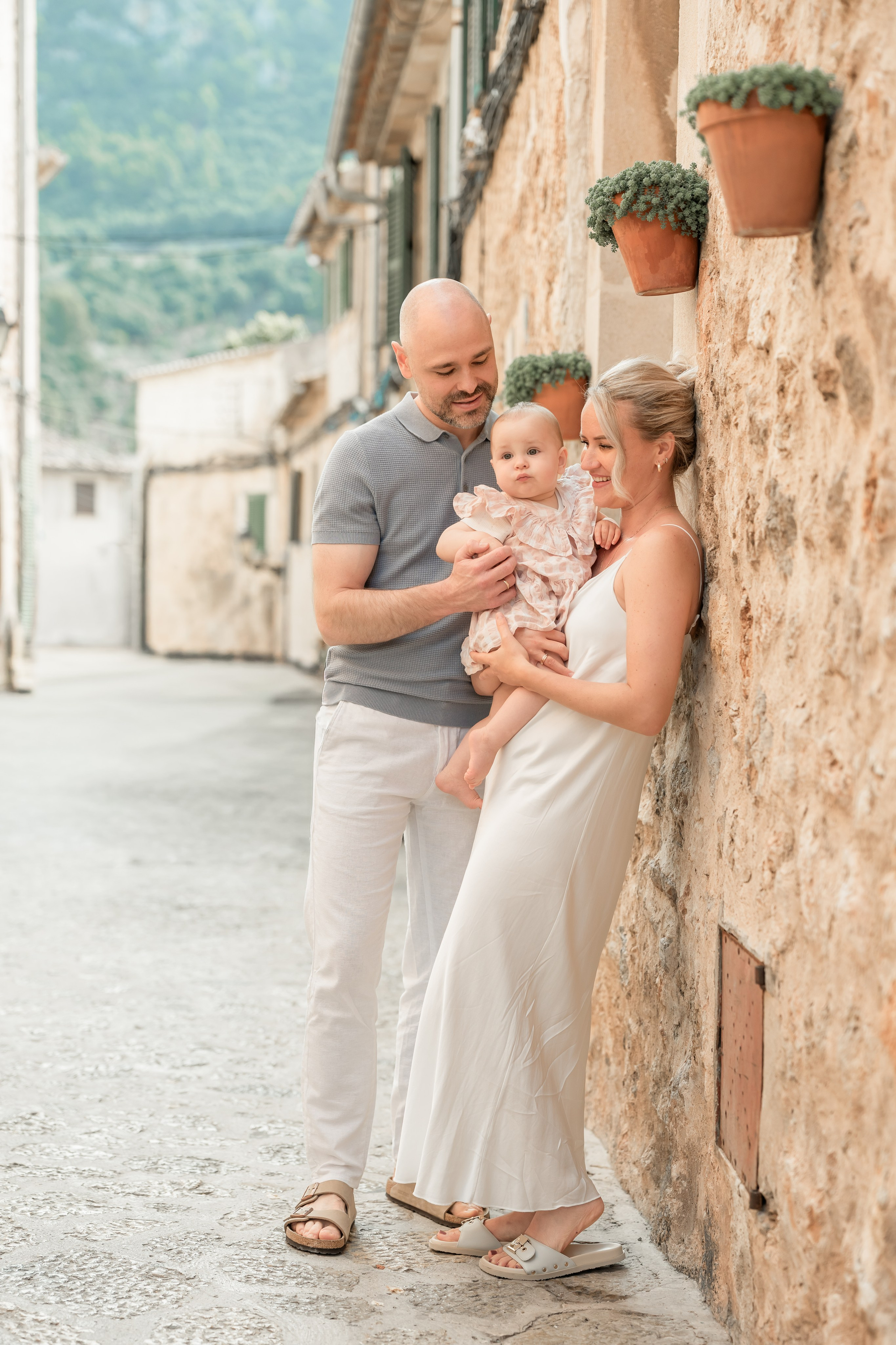 Love Story in Valdemossa. Deine Fotografin auf Mallorca für Familien und Business