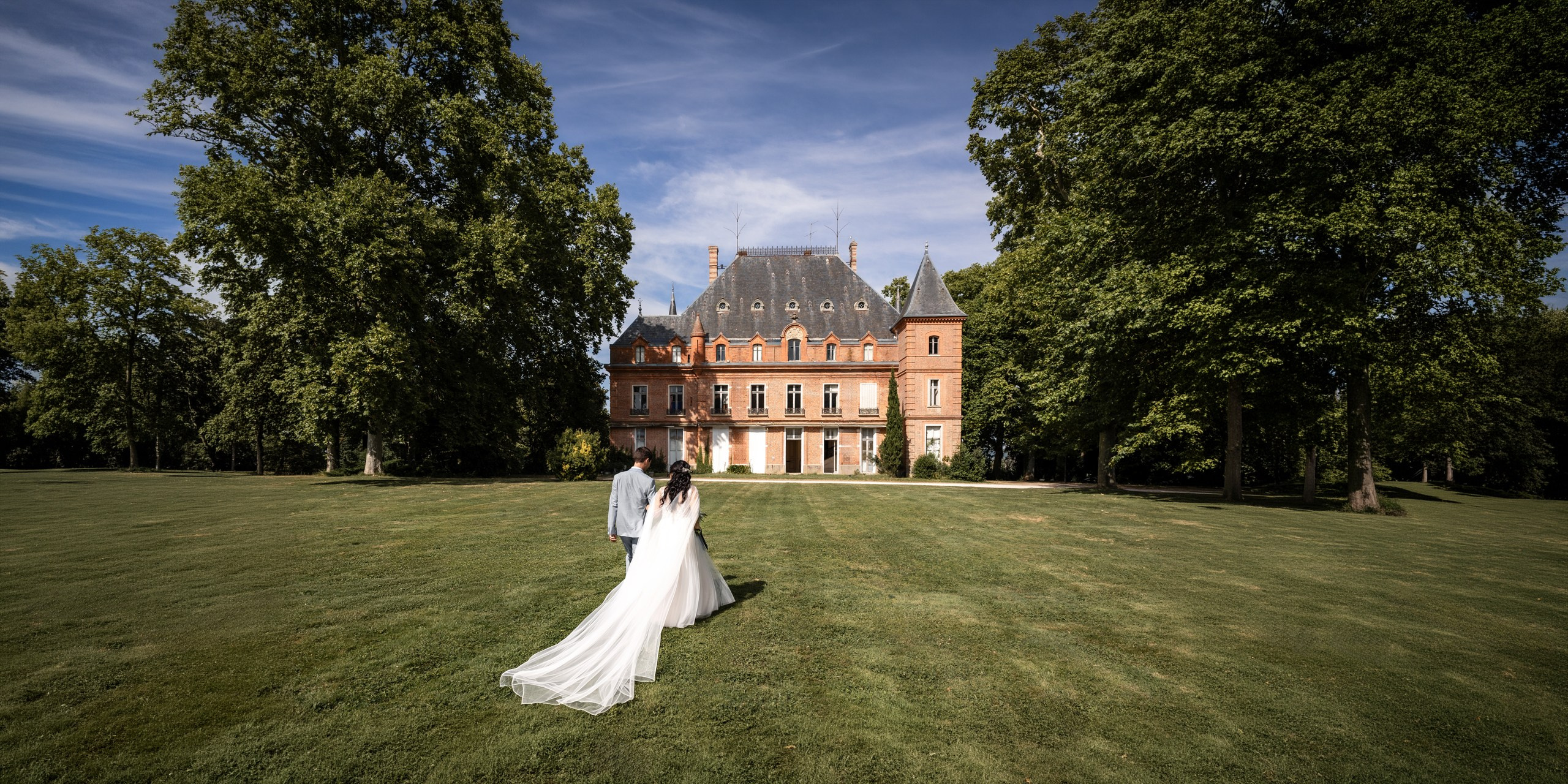 Southwest France Château Wedding Photographer | Elegant Destination Weddings. Eugénie Smirnova — Wedding & Elopement Photographer in Southwest France