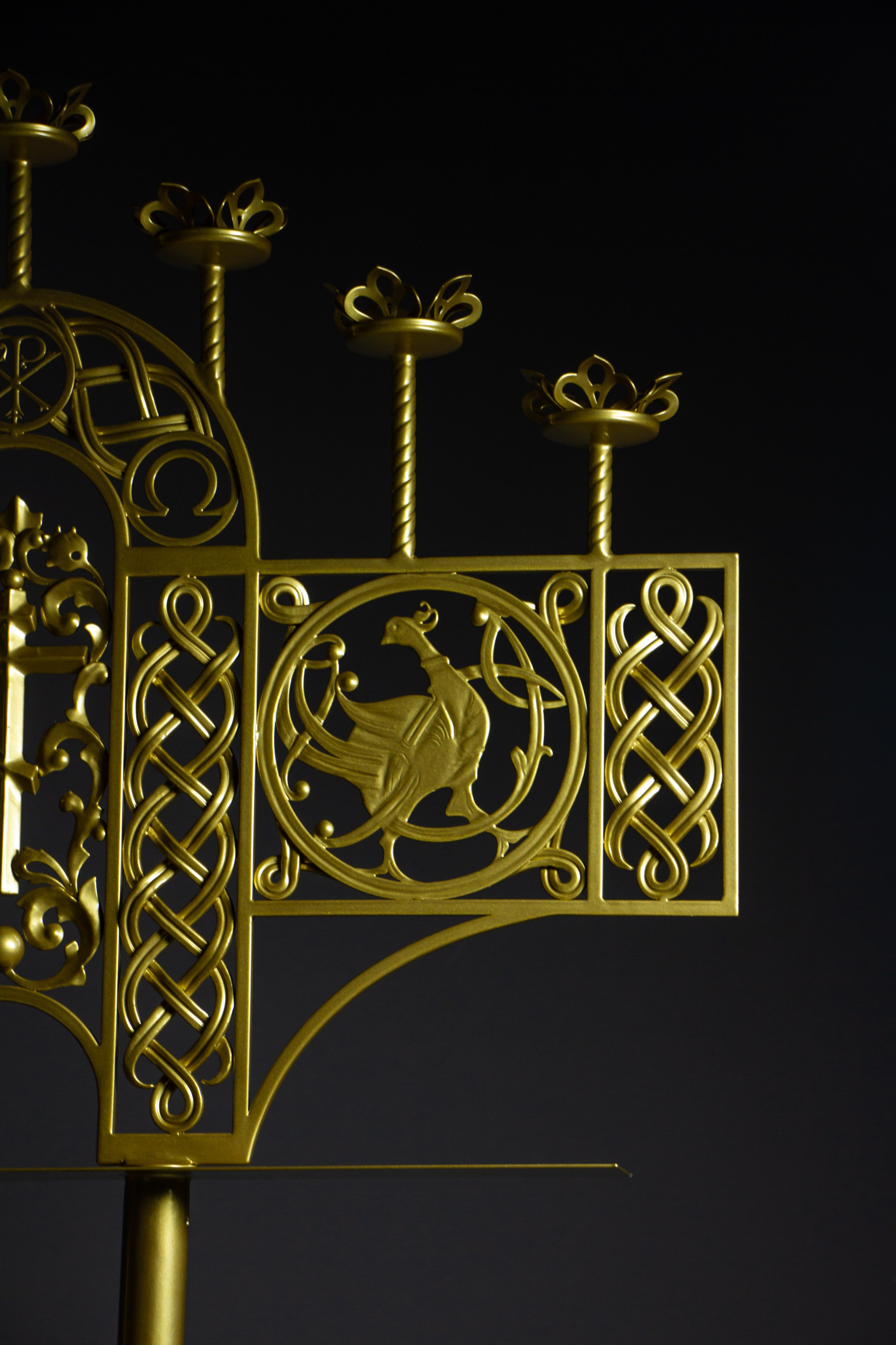 Алтарный семисвечник. Скульптор кузнец Мария Тарлецкая