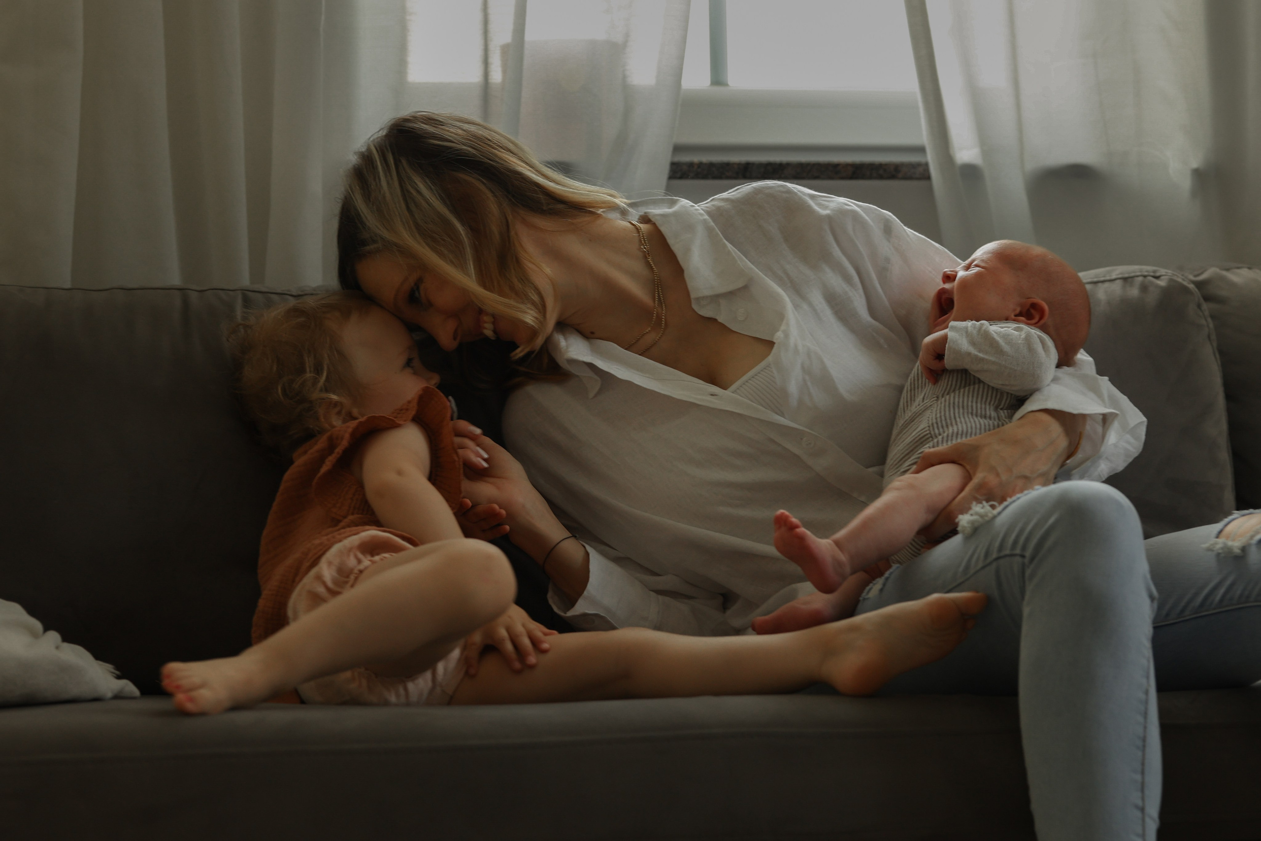 Homestory-Fotografie | Authentische Familienmomente zu Hause | Albina Vaniyants. Professionelle Familienfotografie, Kinderfotografie und Portraitfotografie in Linz, Oberösterreich - Albina Vaniyants, Fotografin aus OÖ