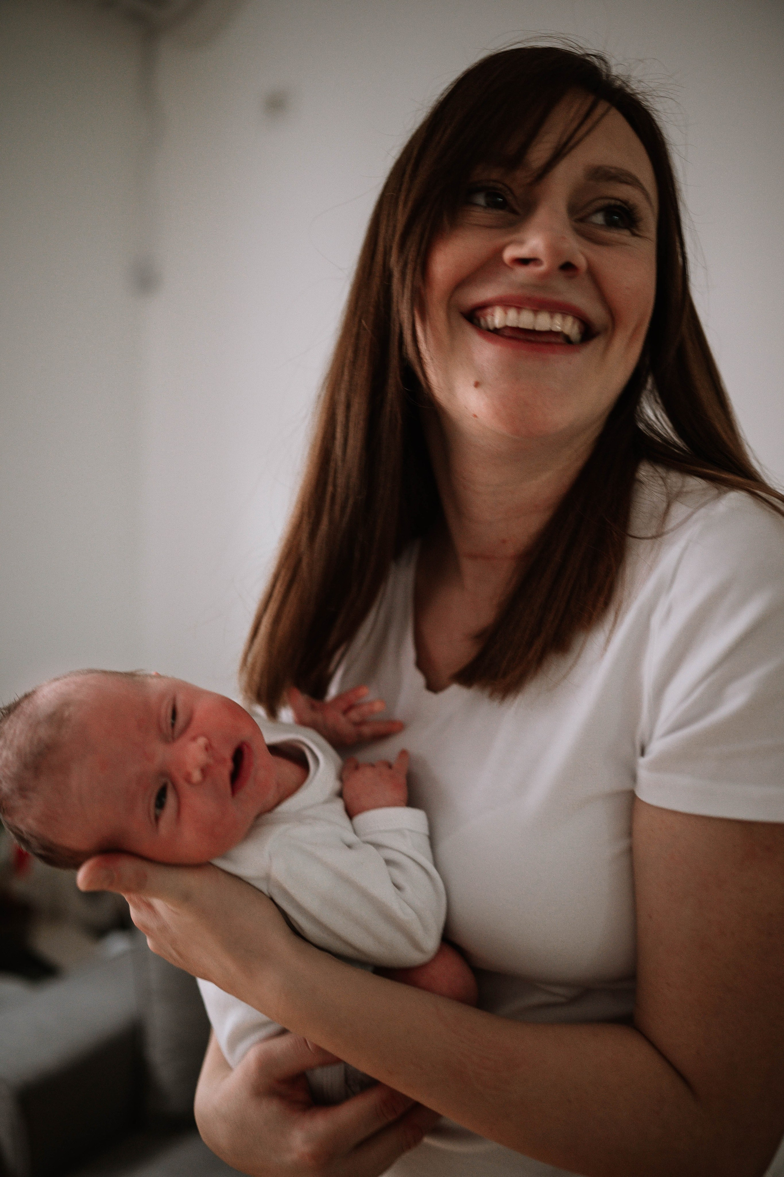 Iva - fotografisanje bebe kod kuće. Dečiji i porodični fotograf