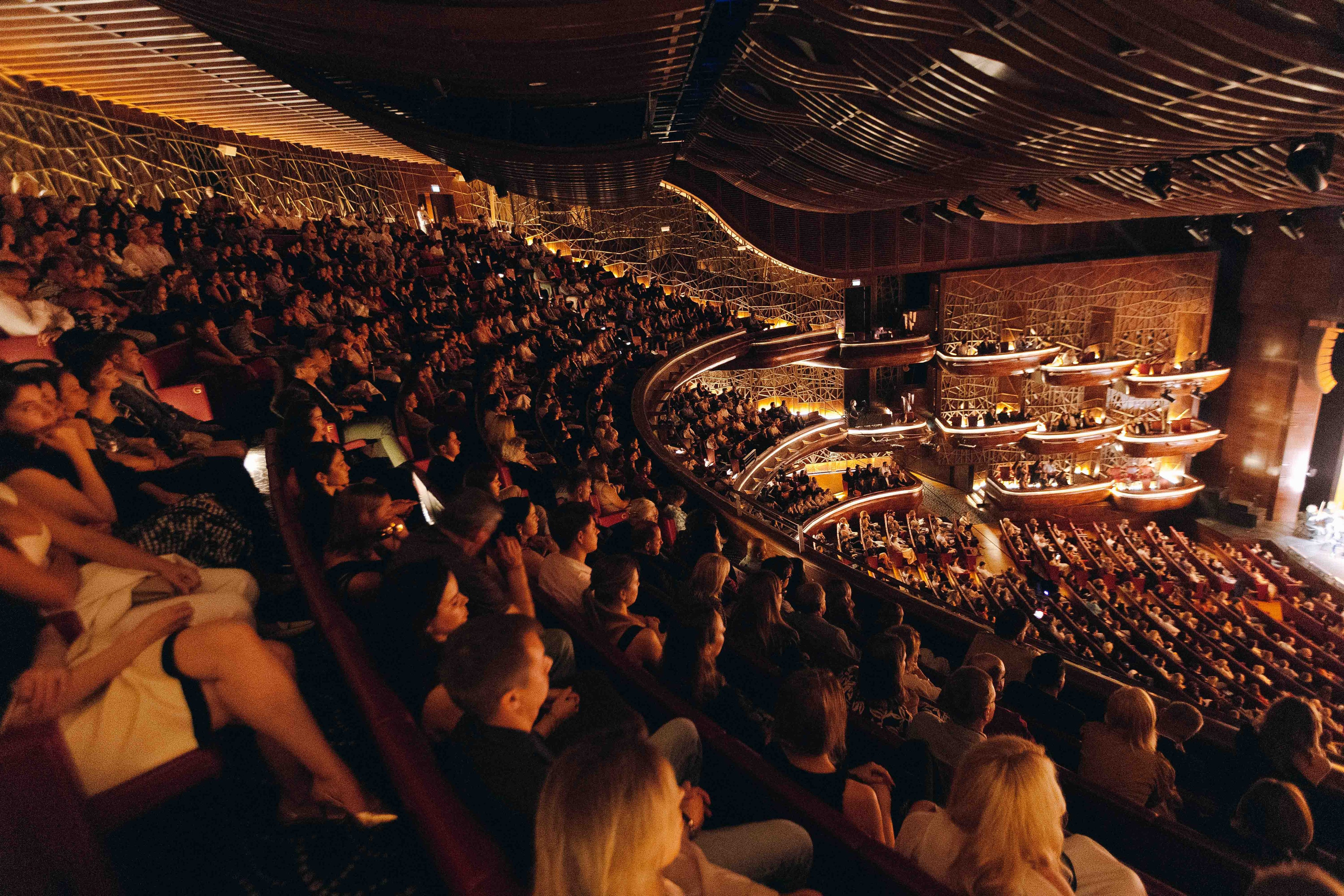 DUBAI OPERA. Wedding&Event photographer Ismail Rzayev in Baku