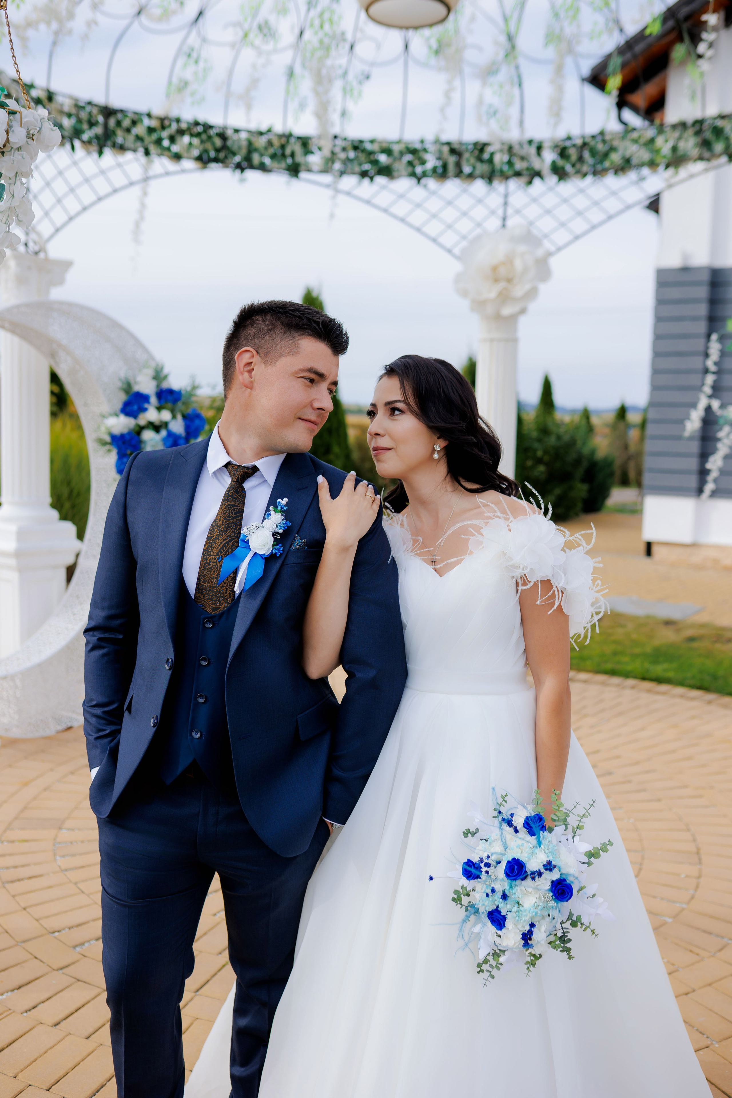 Loredana & Emilian – Ziua Nunții | Videografie - fotografie Botez Suceava, Iași, Botoșani. Servicii foto-video profesionale, pentru momente de neuitat