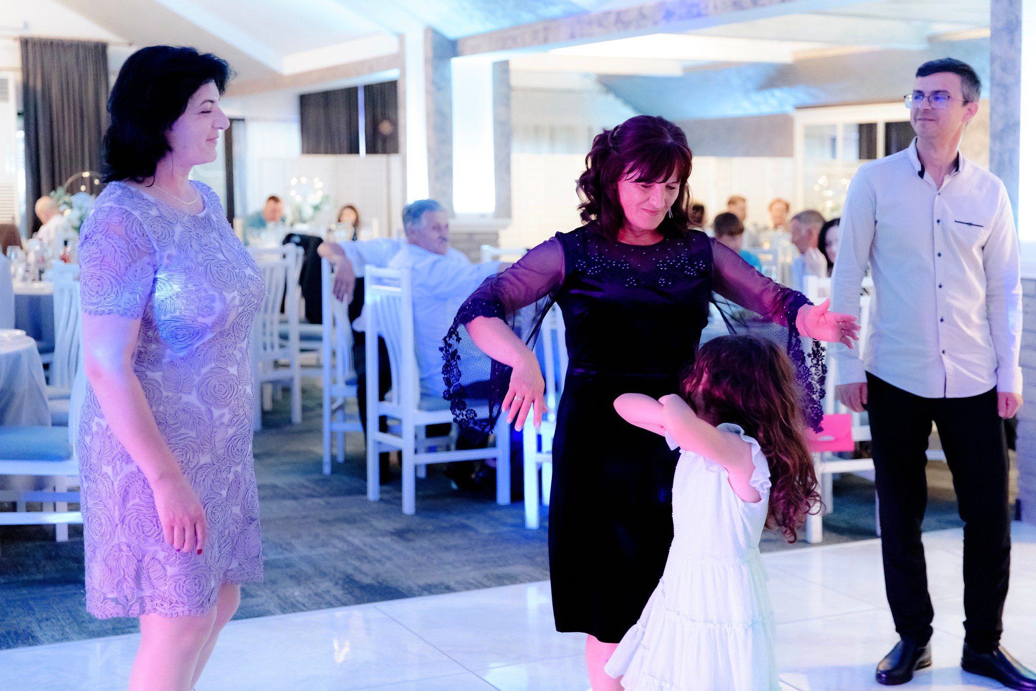 Ioana & Ionuț | Nuntă de poveste la Păstrăvăria Poiana din Mălini județul Suceava. Servicii foto-video profesionale, pentru momente de neuitat