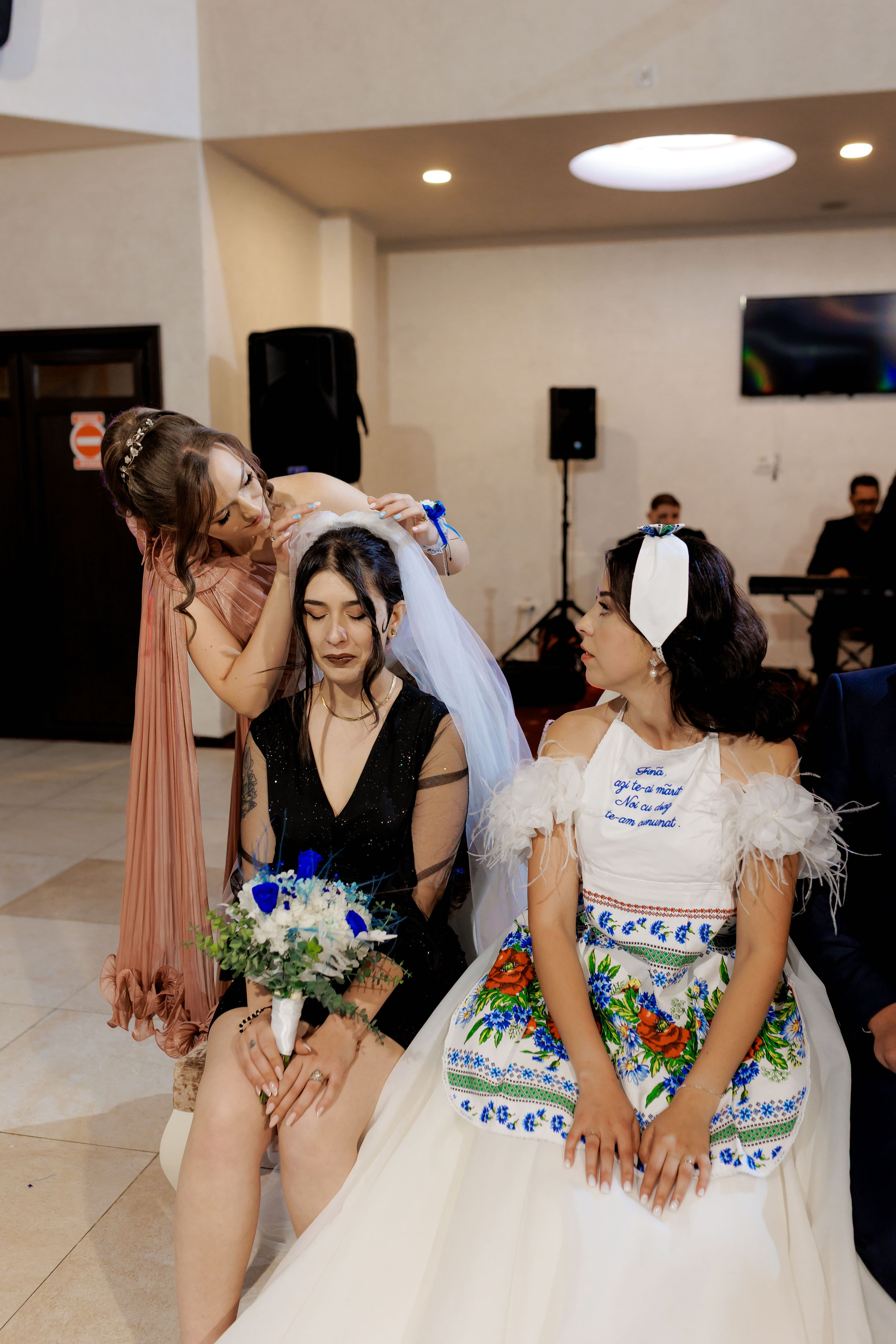 Loredana & Emilian – Ziua Nunții | Videografie - fotografie Botez Suceava, Iași, Botoșani. Servicii foto-video profesionale, pentru momente de neuitat