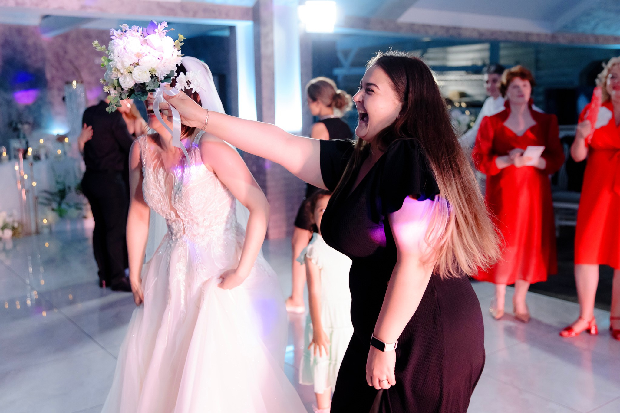 Ioana & Ionuț | Nuntă de poveste la Păstrăvăria Poiana din Mălini județul Suceava. Servicii foto-video profesionale, pentru momente de neuitat