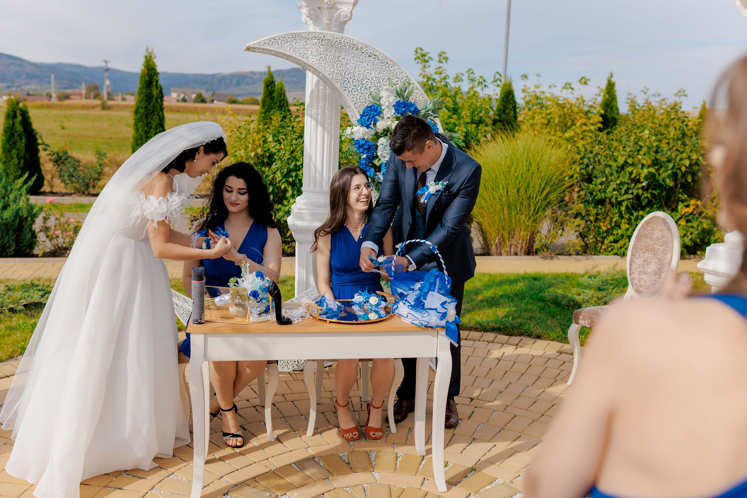 Loredana & Emilian – Ziua Nunții | Videografie - fotografie Botez Suceava, Iași, Botoșani. Servicii foto-video profesionale, pentru momente de neuitat