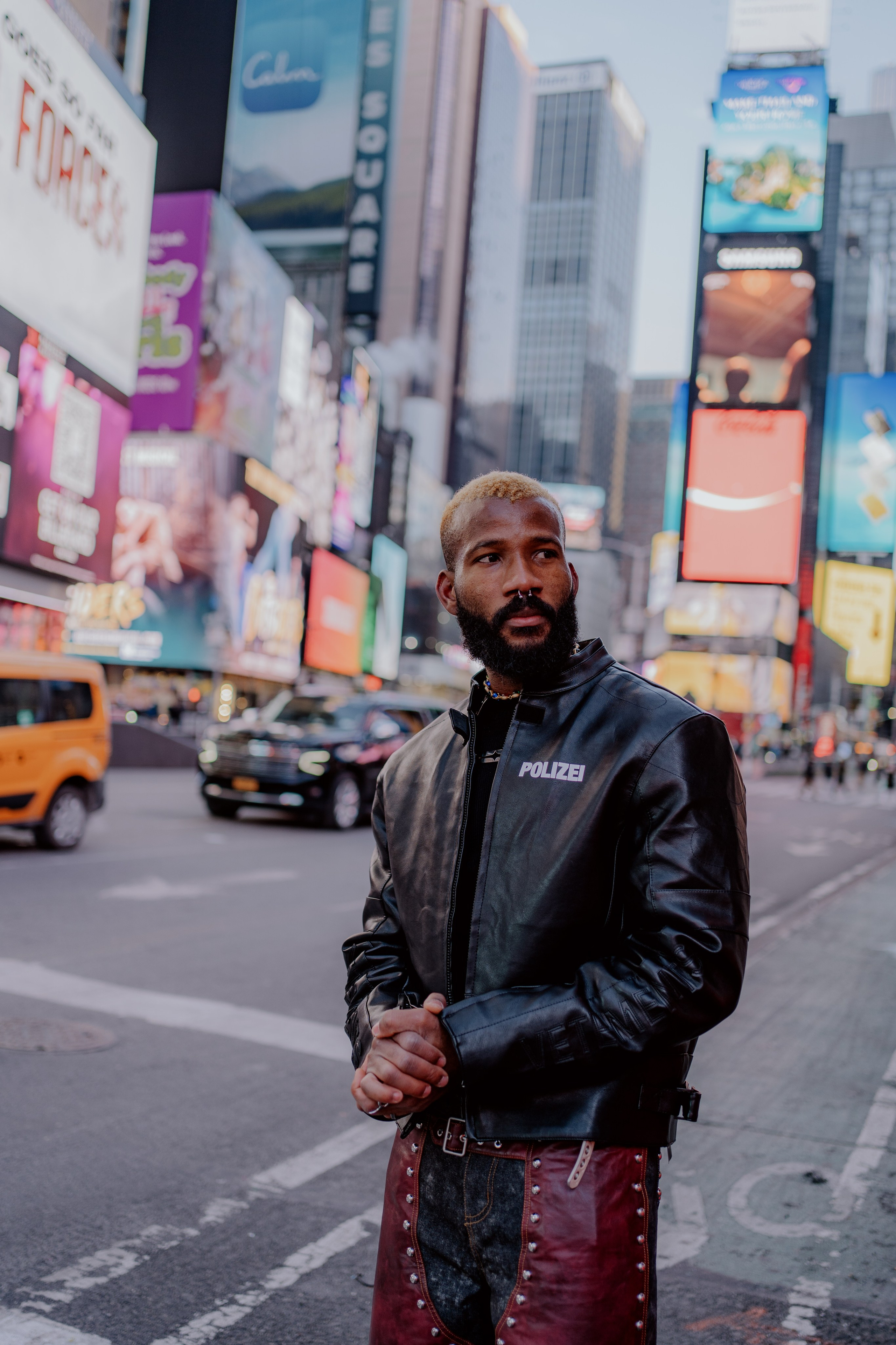 Times Square and 5th avenue. Videographer and photographer in New York // MAKAROV.VIDEO