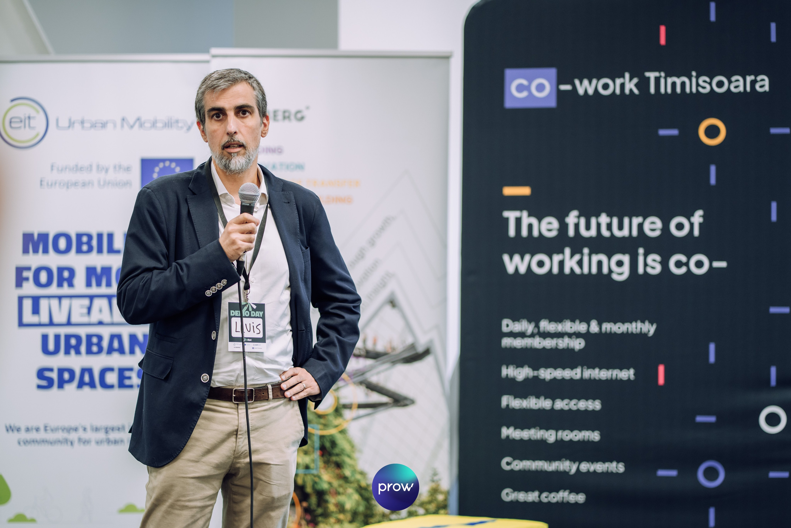 InVest DemoDay @ Cowork. Cozac Cristian Photographer