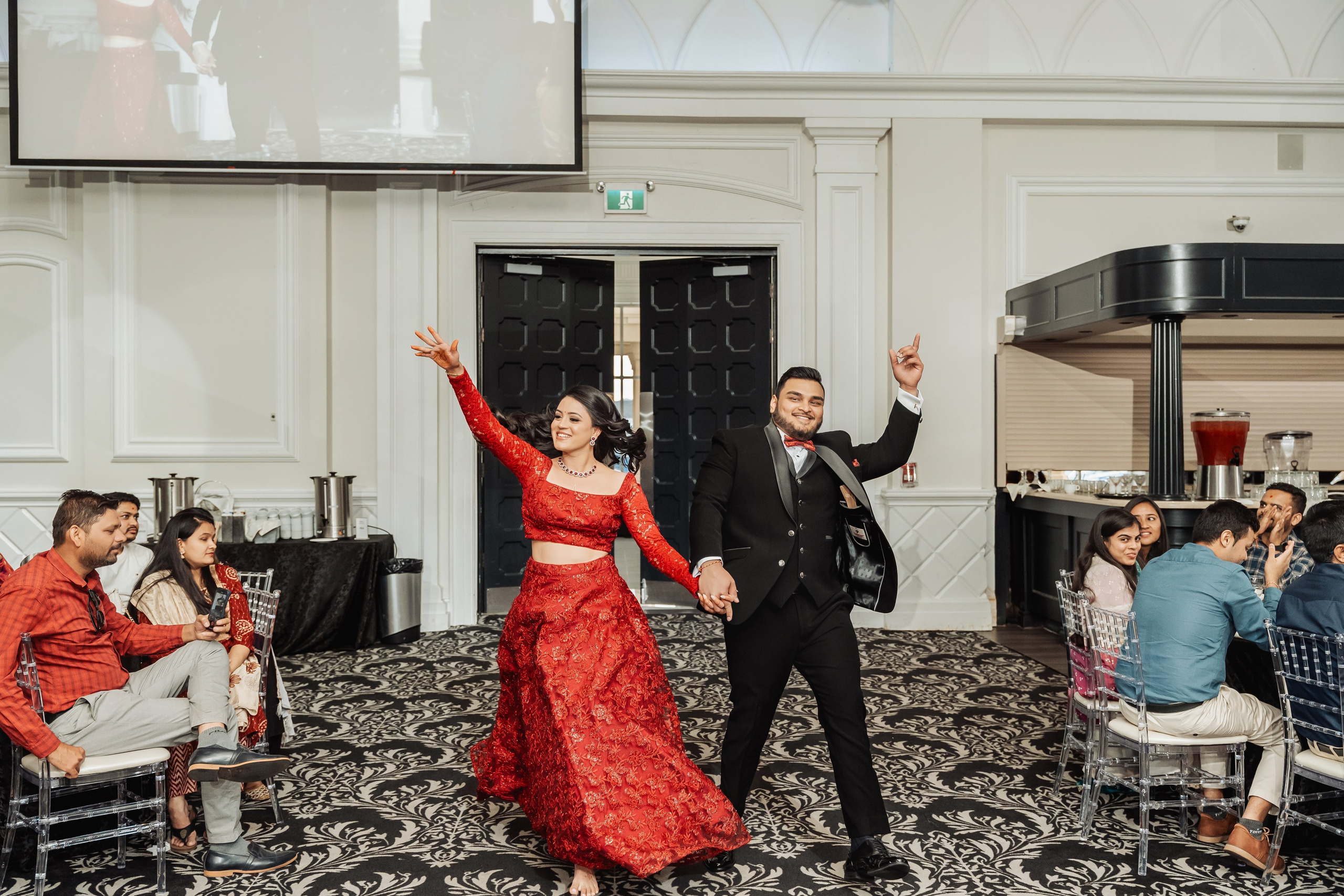 Darshil & Shailja. Wedding Photographer & Cinematographer studios