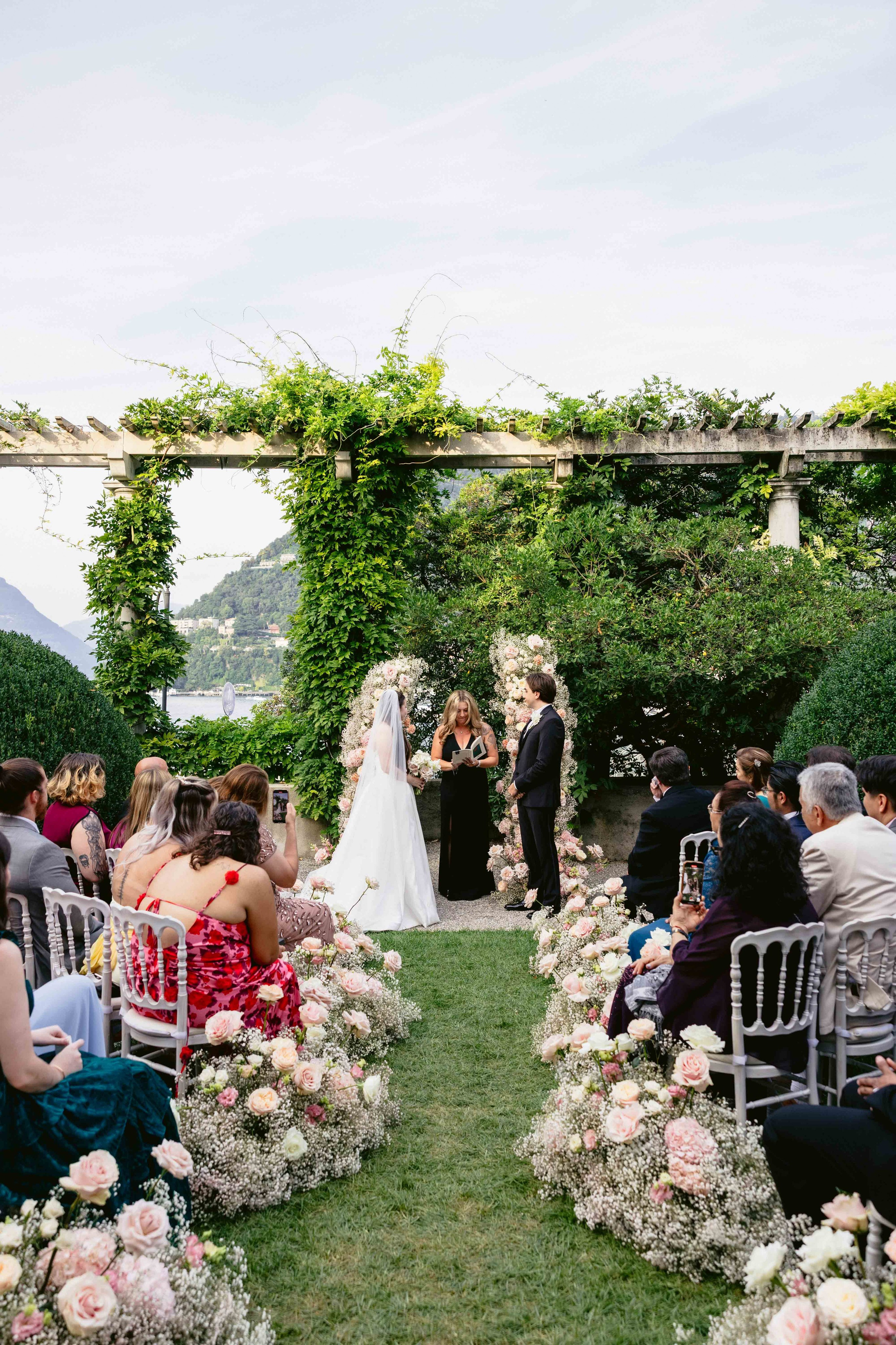 Lake Como Wedding — Villa Carminati Resta. Hochzeitsfotograf Deutschland & Destination Weddings | Moderne Hochzeitsfotografie