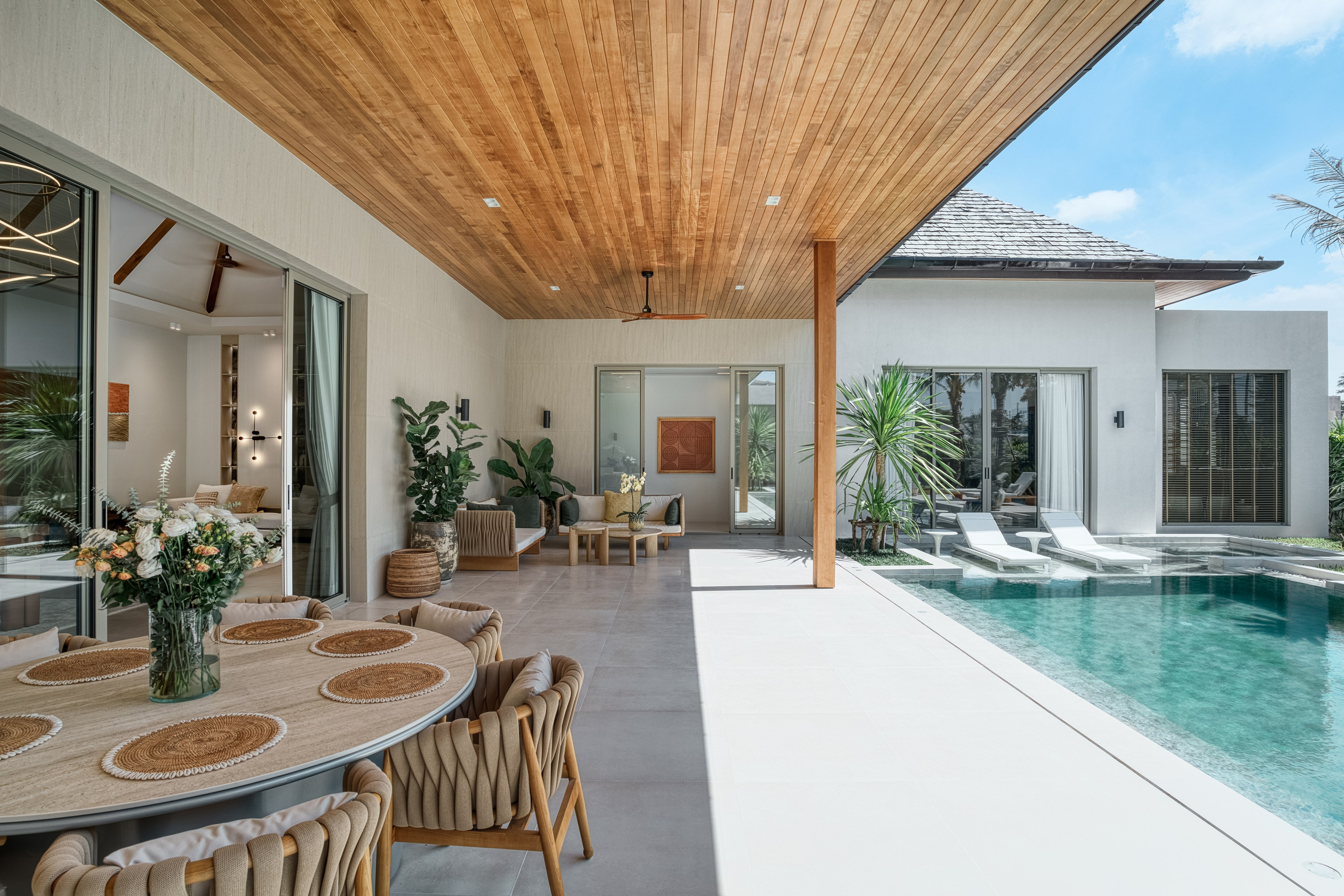 Design Mate | Вилла по проекту студии LichkoArchitects. Интерьерный фотограф на Пхукете | Perelude Interior