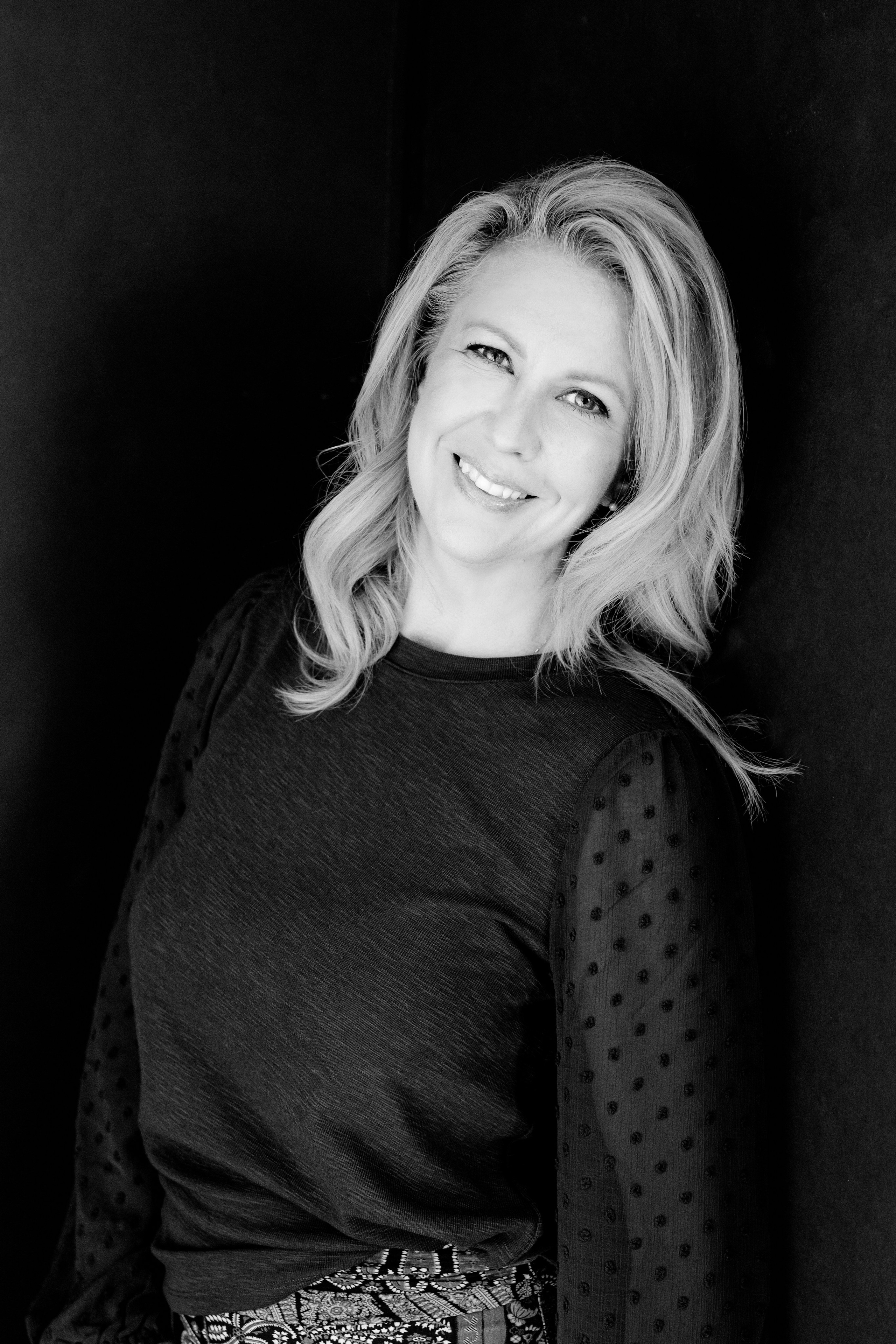 New Tecumseth Headshot Photographer. Portrait and Personal Brand Photographer in Simcoe County, Ontario, Bobbi-jo Stuart