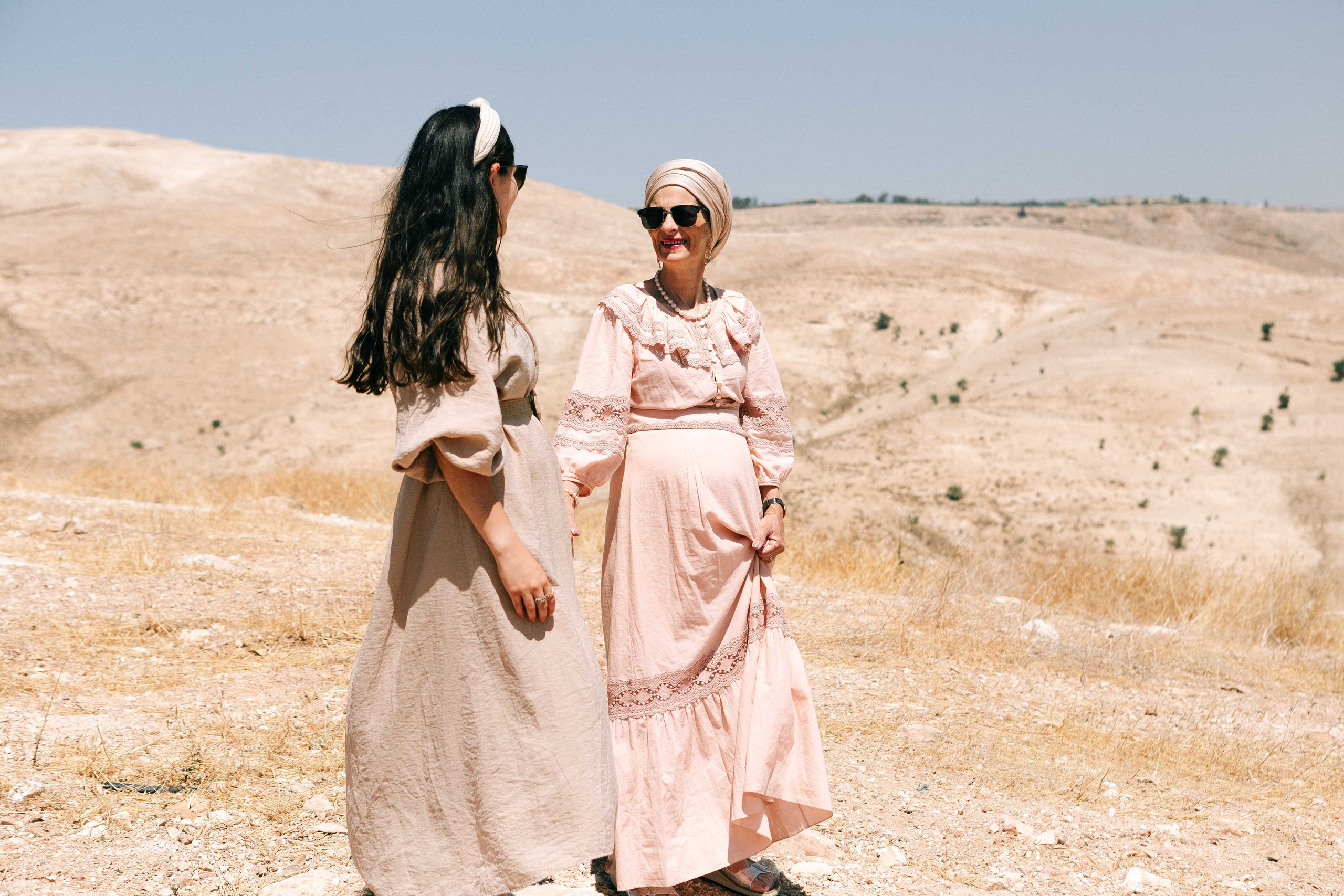 MAALE ADUMIM, HOME PHOTO SESSION + DESERT. Https://shi-photo.com/