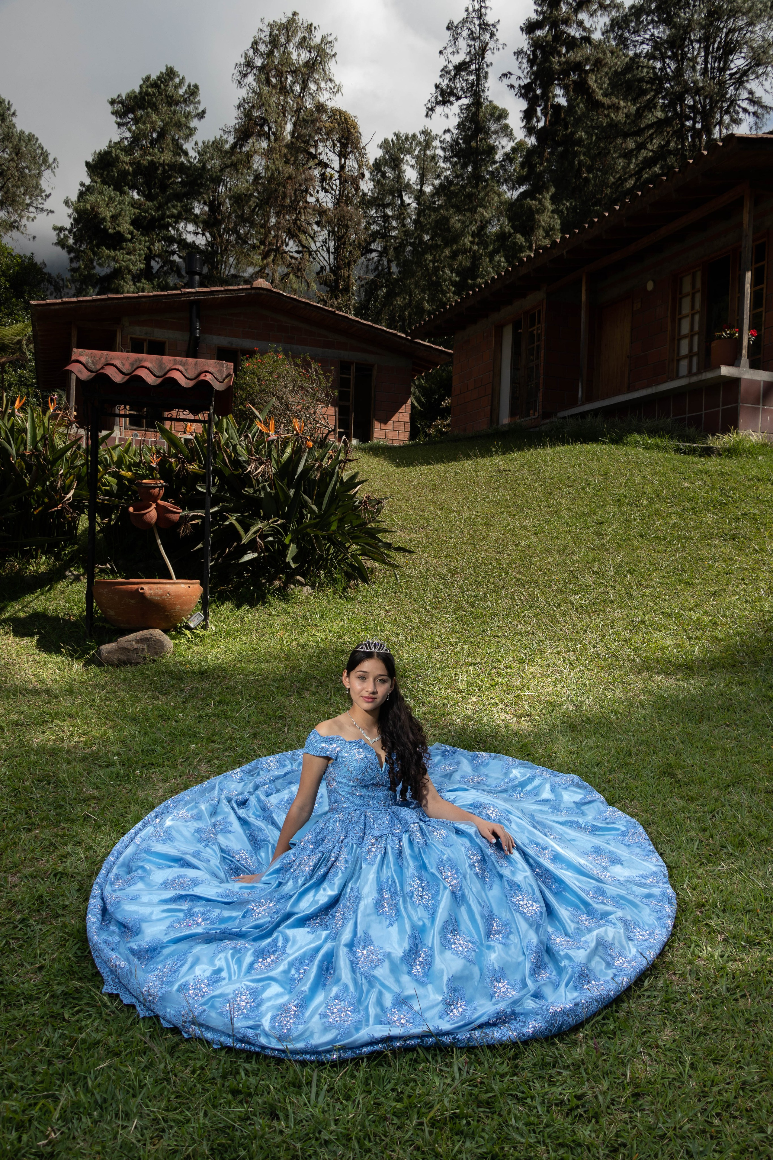 Fotógrafo para fiestas de 15 años pre 15 años álbum de fotos para 15 años fotografías de princesas las mejores fotos de 15 años. Fotografía profesional para su evento en Caldas por SERFOTOGRAFÍA