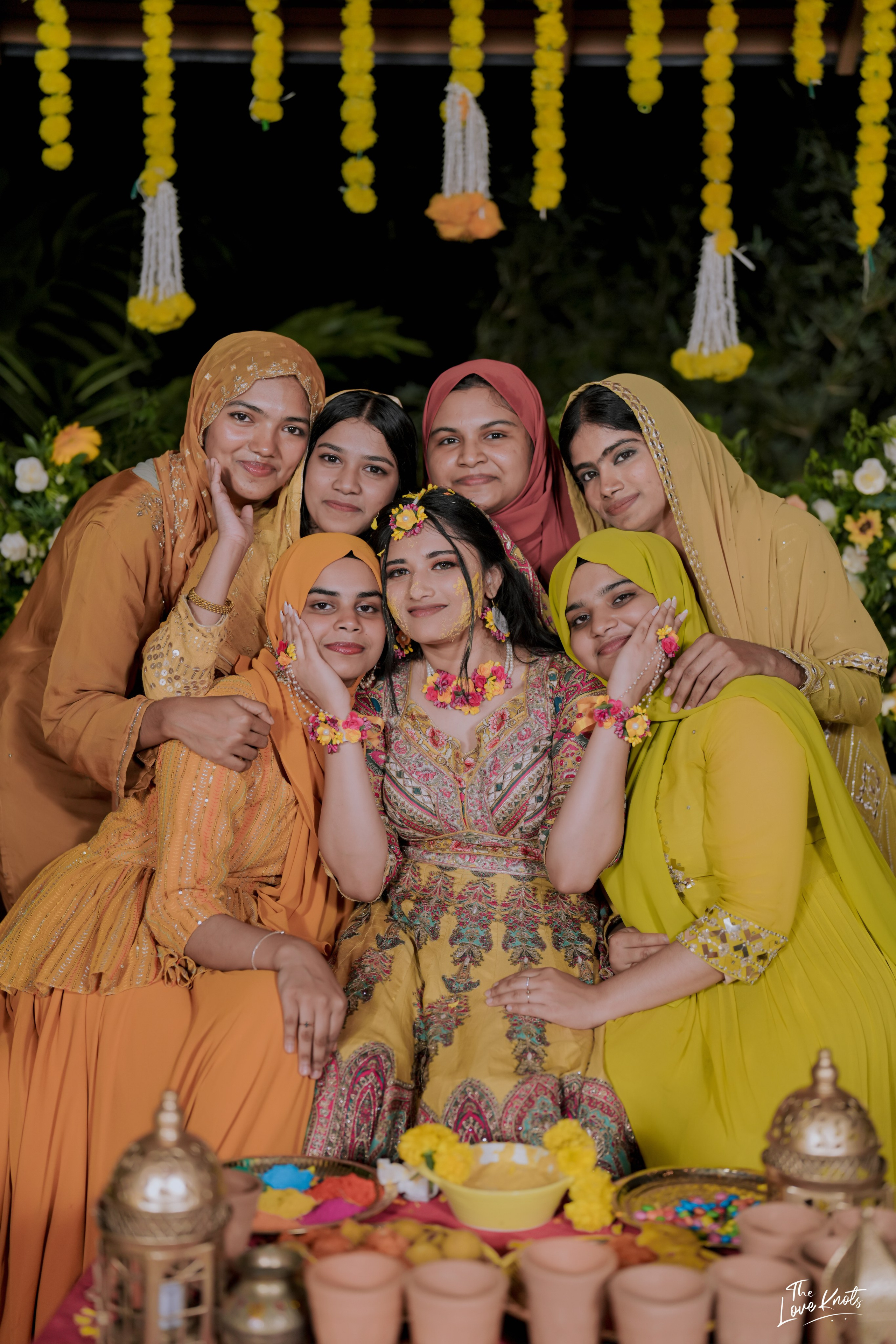 SHAHANA. Theloveknots