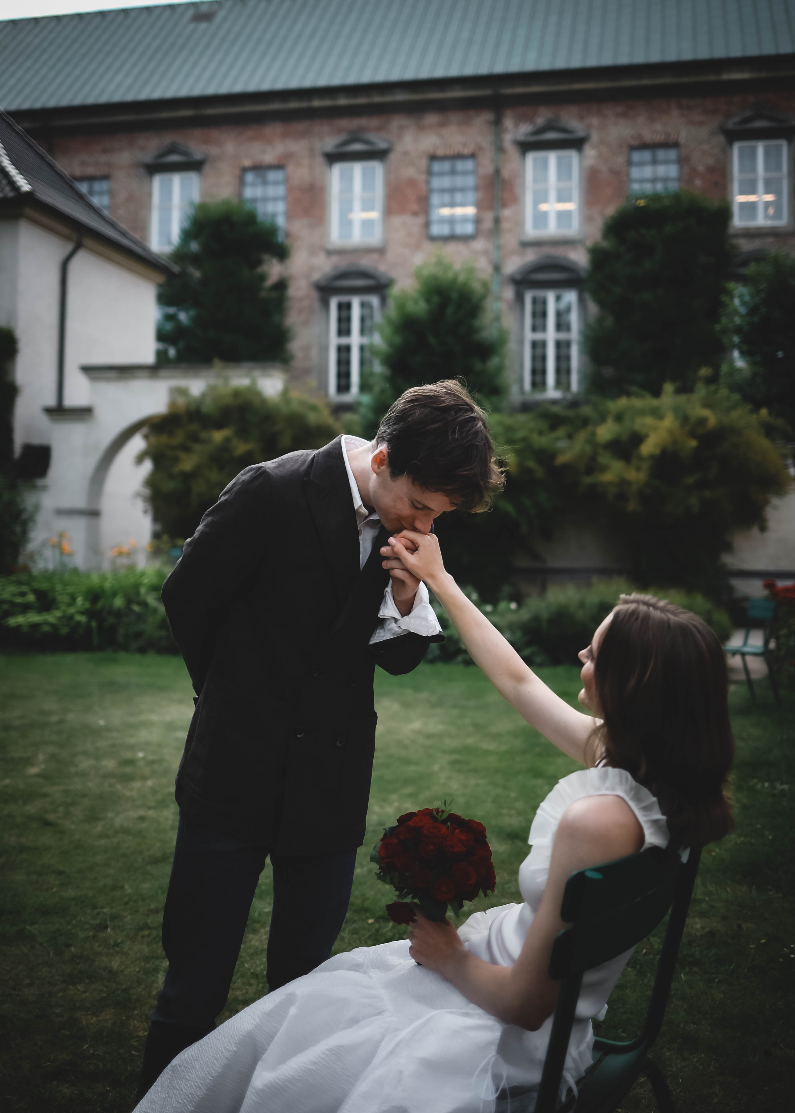 Couple from England. Professional wedding photographer in Copenhagen, Denmark — Julia Byron