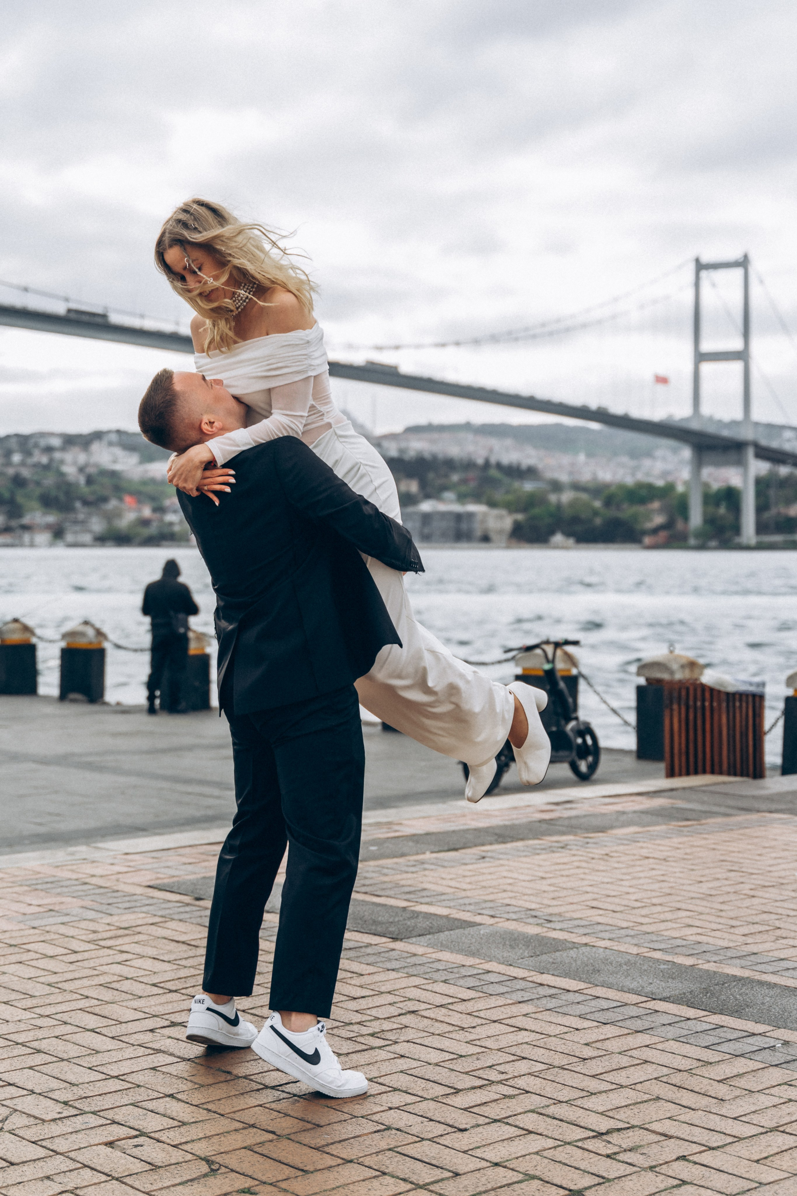 Лайфстайл фотограф в Стамбуле Анатолий. Фотосессии на крышах с чайками