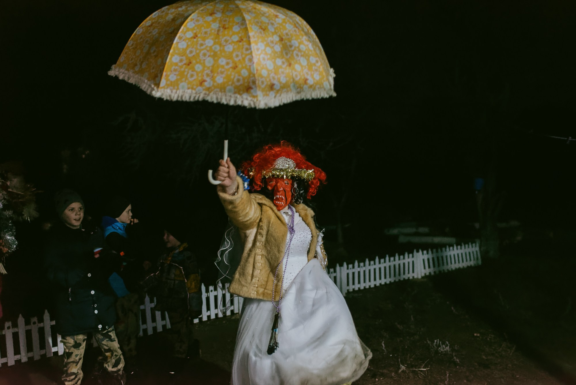 Malanca is a spectacular folk tradition, especially common in the communities of northern Moldova and Bukovina, with deep roots in New Year’s customs. It usually takes place on the night of December 31st to January 1st and marks the transition between years through a blend of folk theater, traditional costumes, music, dance, and humor.Participants – known as malancari – dress up as symbolic characters, often inspired by mythology, history, or rural life: death, the soldier, the bride, the bear, the gypsy, the devil, the old man, and many more. They go from house to house or take part in organized village parades, accompanied by drums, flutes, and distinctive sounds. The message behind it is to chase away evil and attract good fortune, fertility, and abundance in the new year.In some areas, Malanca has evolved into a true display of folk art, with groups preparing costumes, scripts, and music months in advance. It is an authentic way of preserving cultural identity and celebrating community spirit.