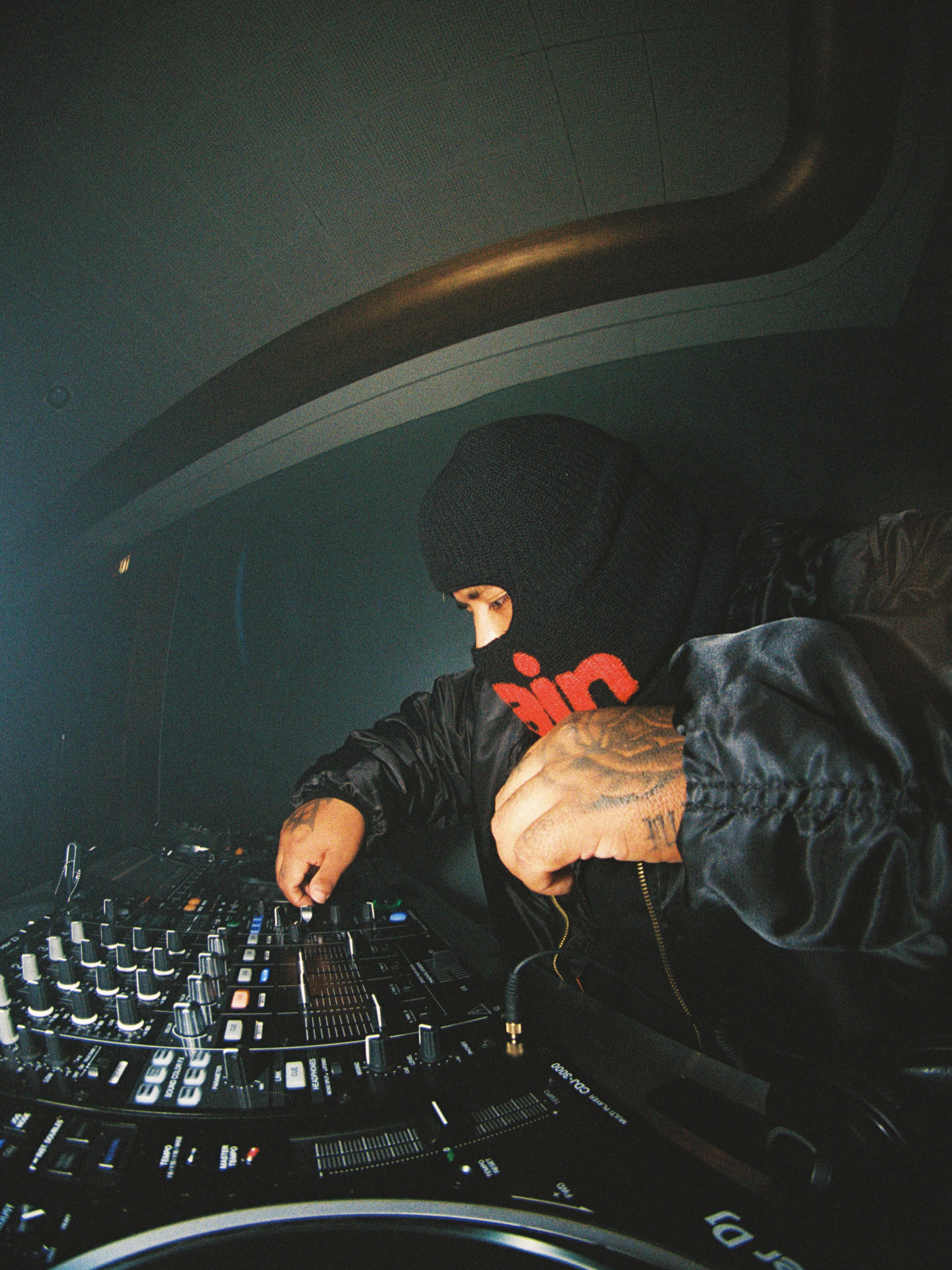 MUSIC AND EVENT. 35mm Photography by Brad Zgonena based in Chicago, IL