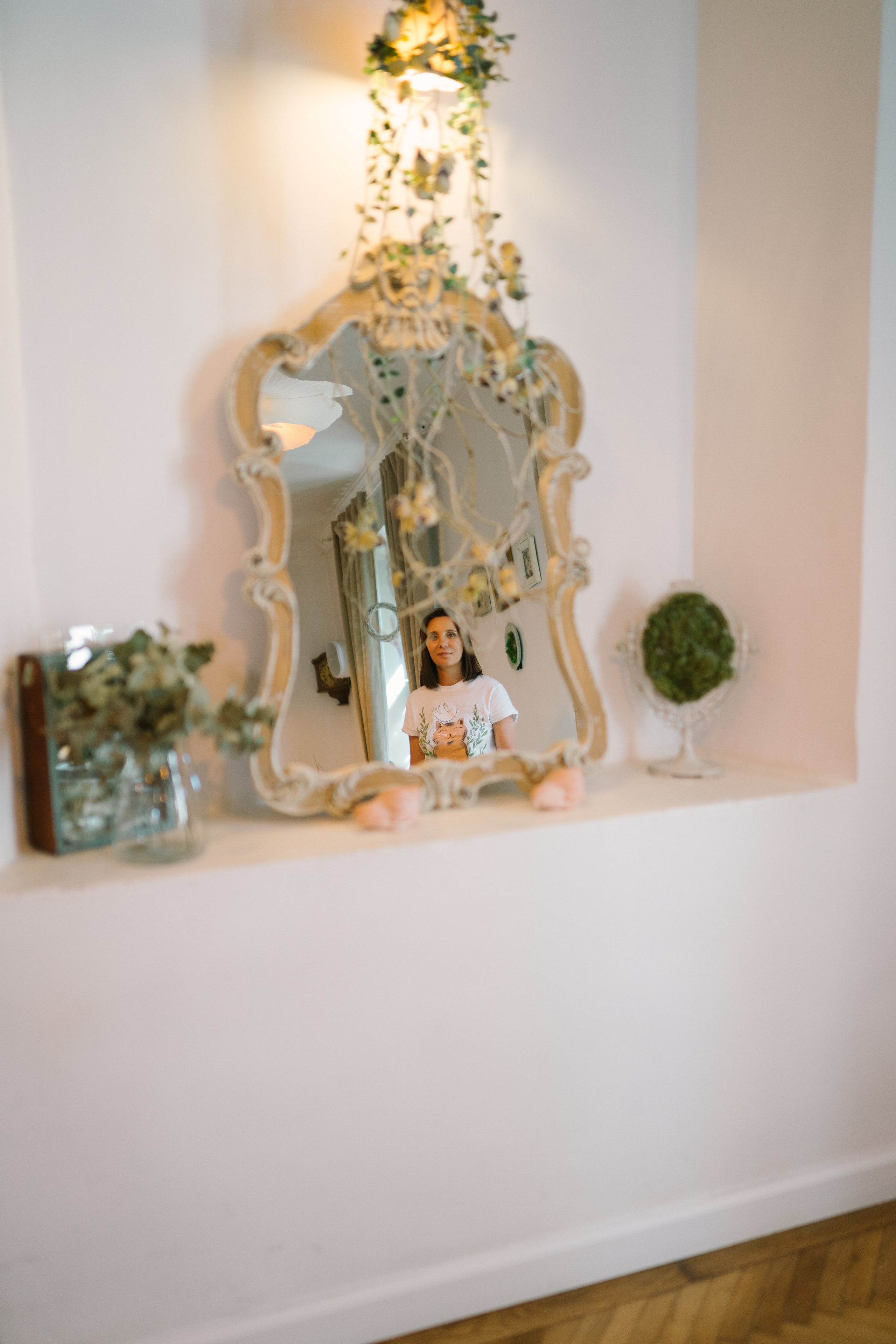 Fotografie de Eveniment Brașov: Povești Vizuale | Mădălina Beda. Madalina Beda- Artist vizual, fotograf, doula la nastere, consultant babywearing Brasov si in toata tara