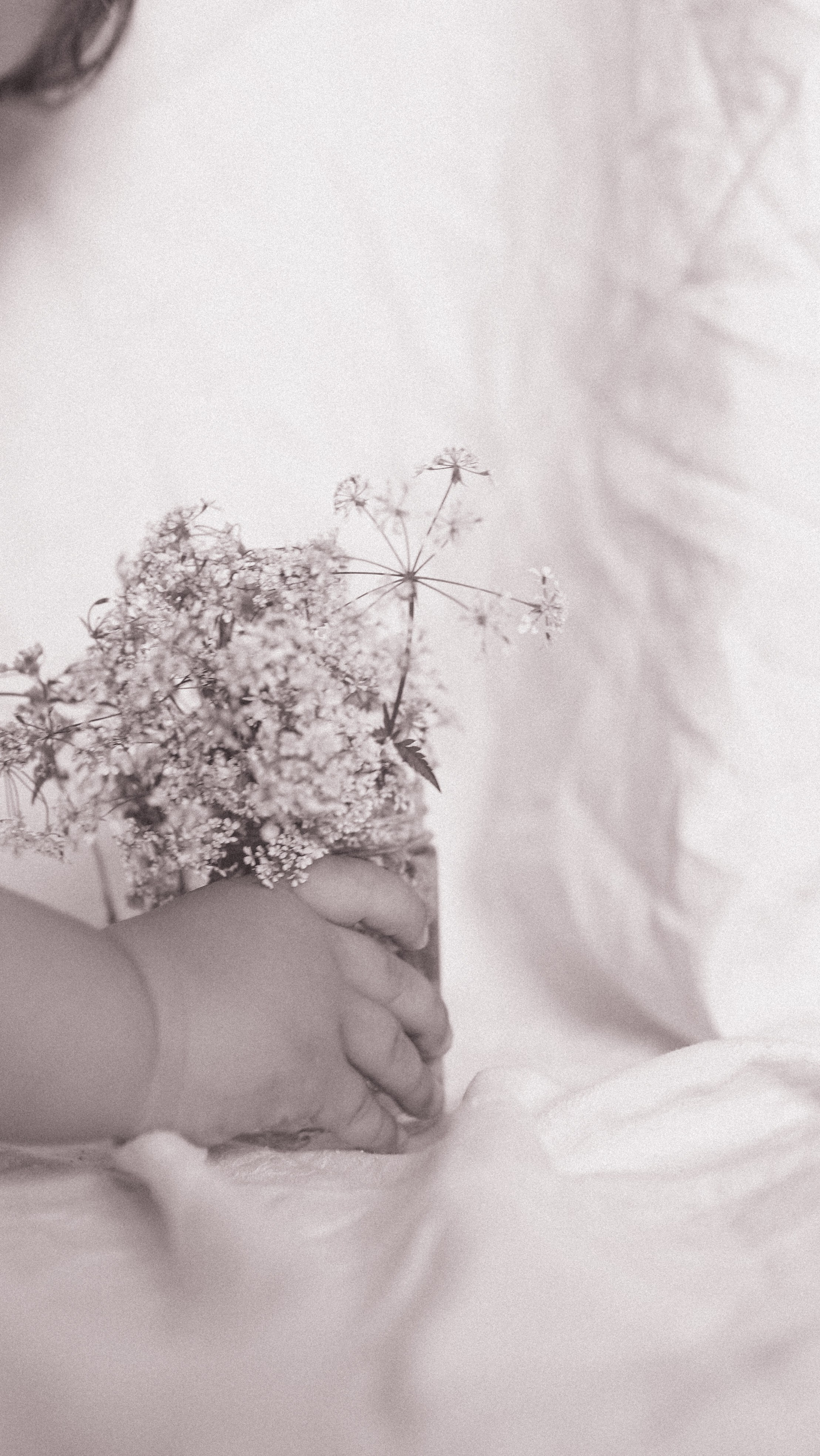 Mother Earth: Proiect de Fotografie Maternitate | Mădălina Beda. Madalina Beda- Artist vizual, fotograf, doula la nastere, consultant babywearing Brasov si in toata tara